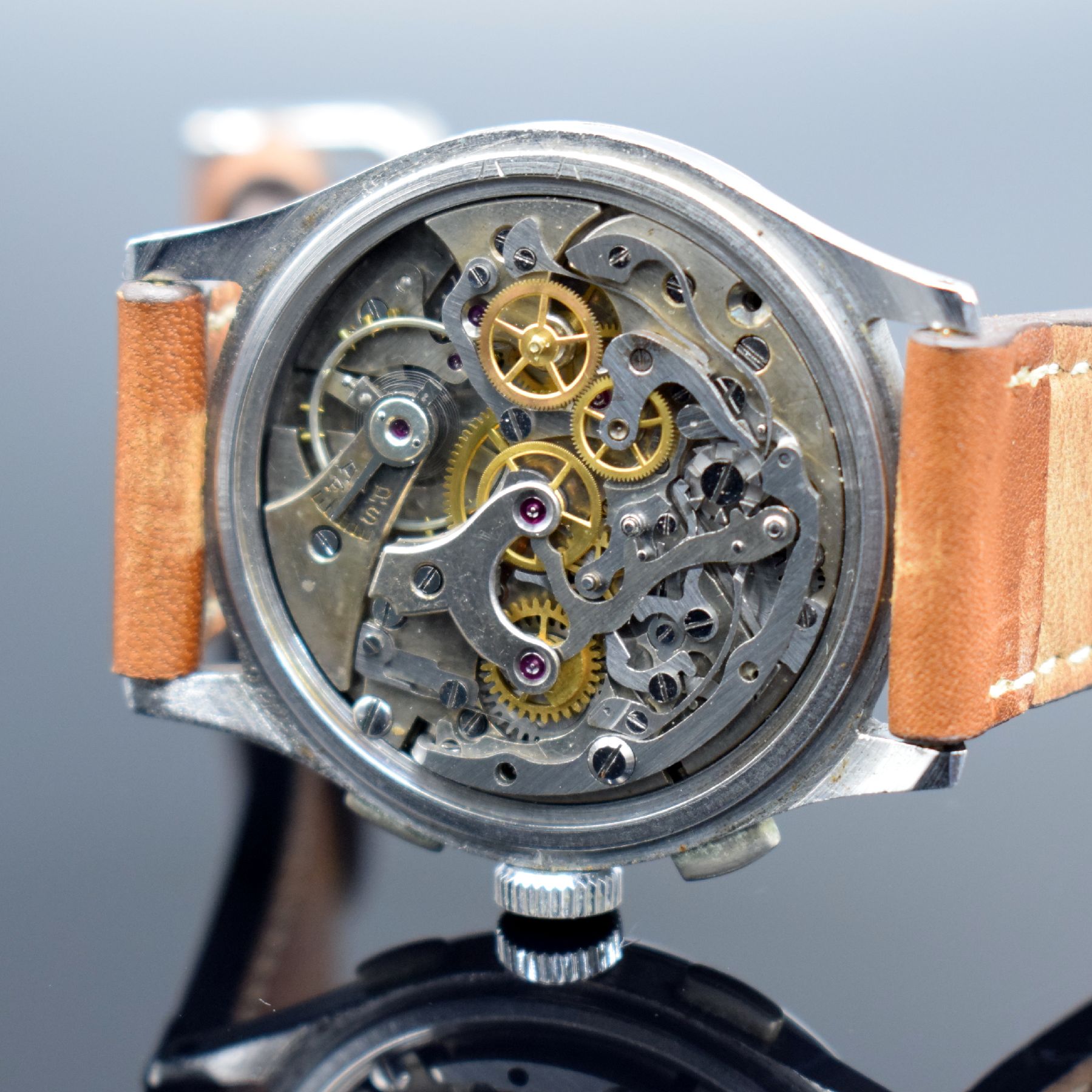 Detail f: MONTBRILLANT / BREITLING Schaltradchronograph mit seltener Signatur in Stahl, Schweiz um 1945, Handaufzug, 3-tlg. Geh. Ref. 734, Boden & Glasrand ...