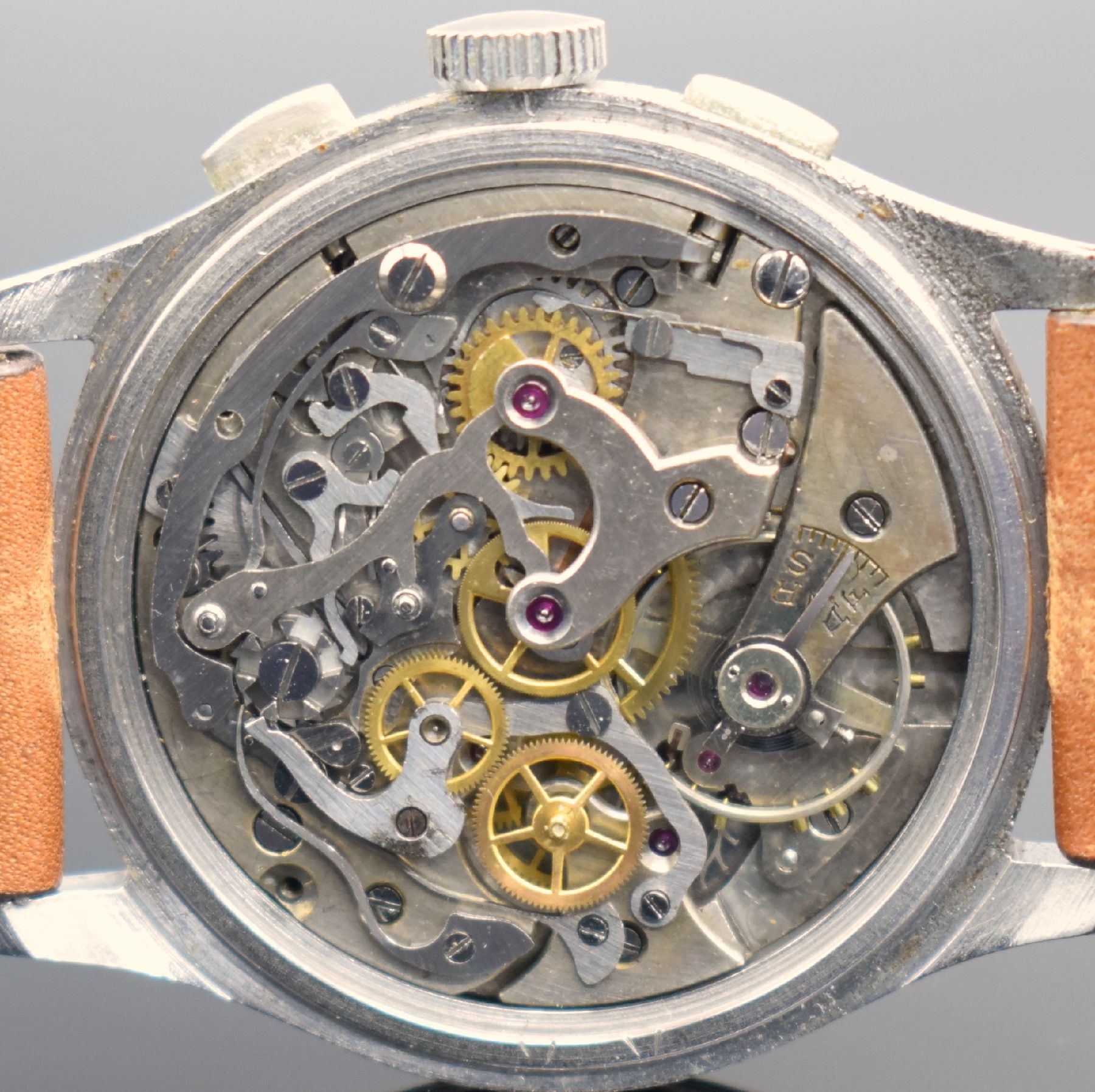 Detail g: MONTBRILLANT / BREITLING Schaltradchronograph mit seltener Signatur in Stahl, Schweiz um 1945, Handaufzug, 3-tlg. Geh. Ref. 734, Boden & Glasrand ...