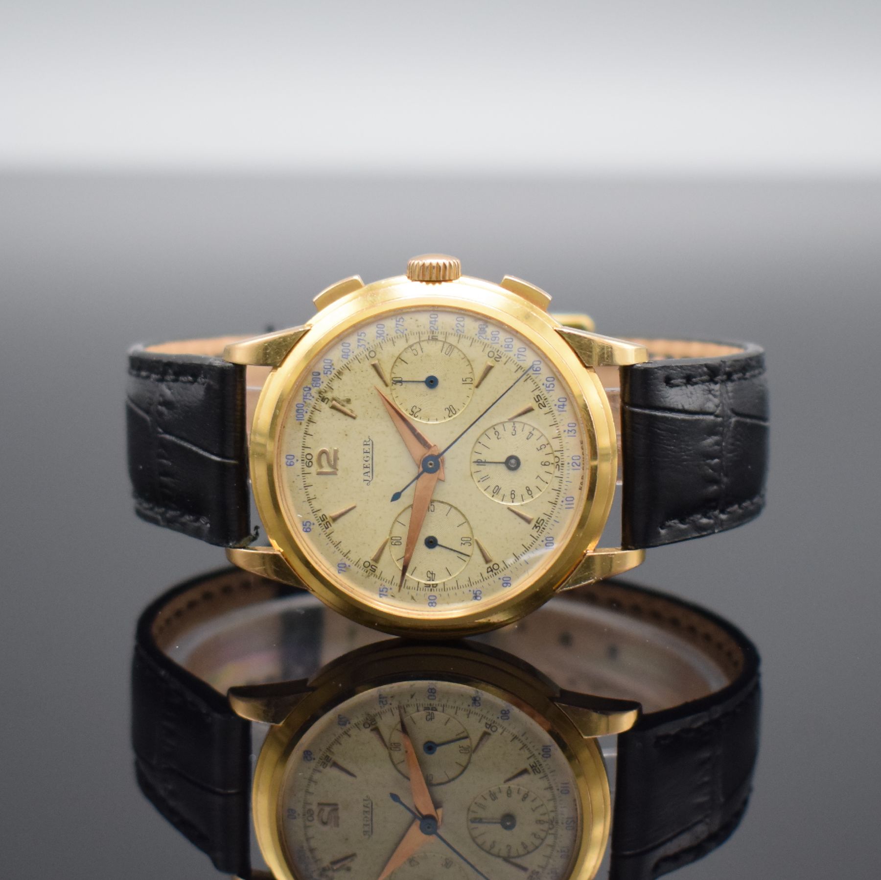 JAEGER großer Schaltradchronograph in RG 750/000, Schweiz/Frankreich um 1945, Handaufzug, massives 3-tlg. Geh. sign. mit "E.J."-Stempel ...