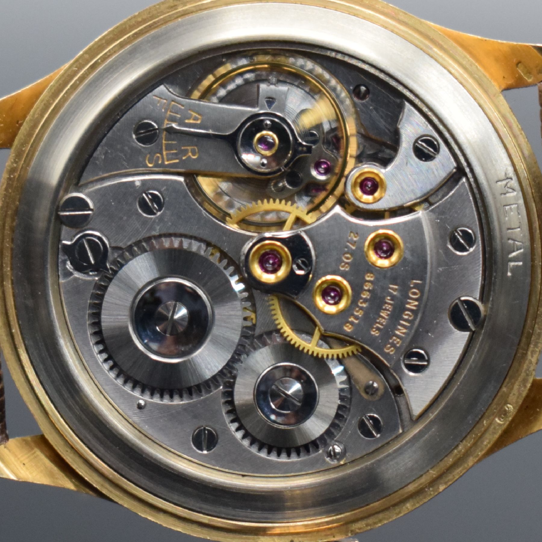 Detail h: LONGINES seltene Herrenarmbanduhr in RG 750/000, Schweiz um 1952, Handaufzug, 3-tlg. Geh., Boden (dell.) & Glasrand aufgedr., silb. Duoton-Zifferbl. ...
