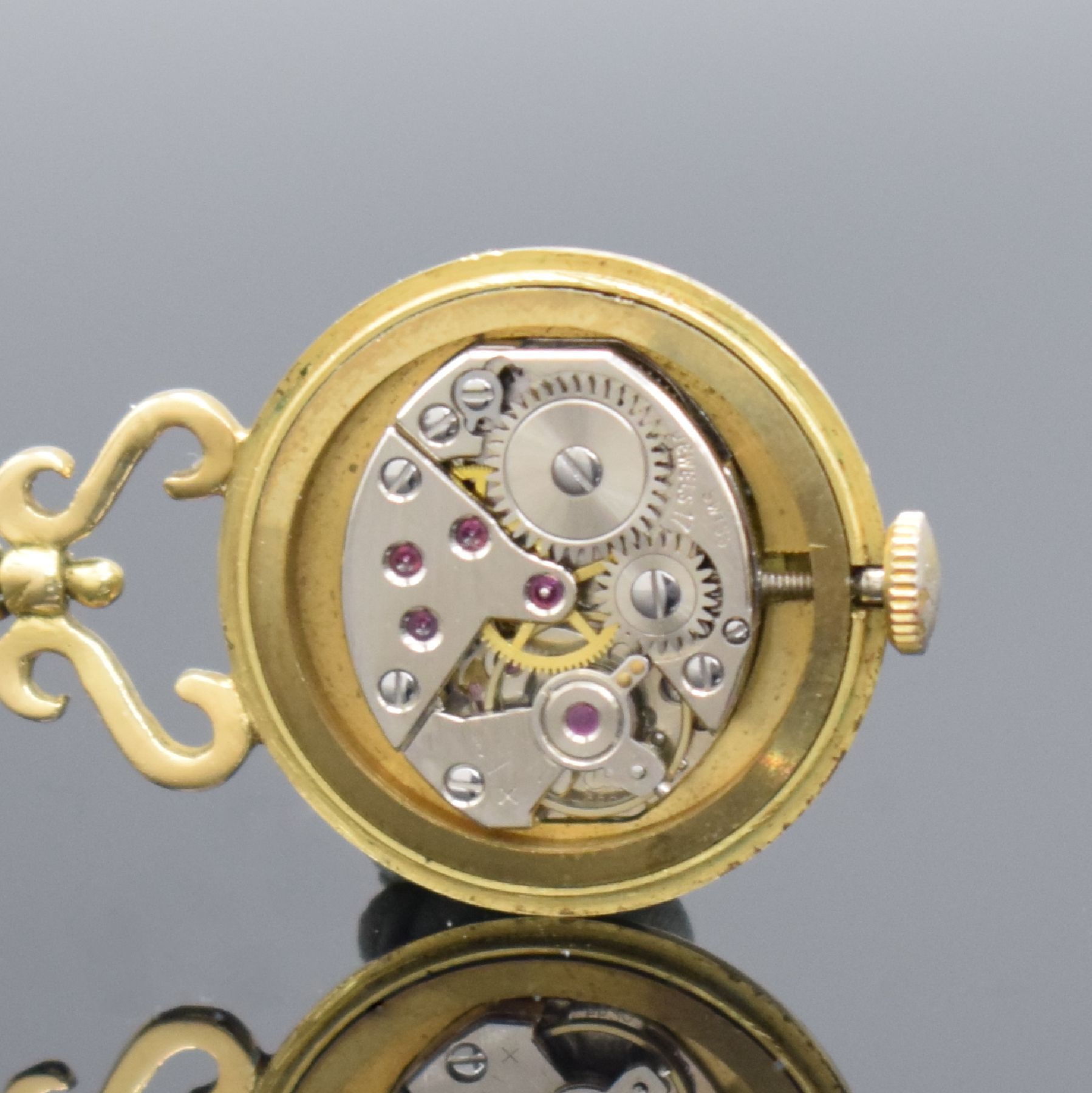Detail b: PERFEXION emaillierte Anhängeuhr in GG 750/000, Schweiz um 1970, Handaufzug, aufgedr. Boden, Geh. transluzid blau emailliert und floral grav., gold. ...