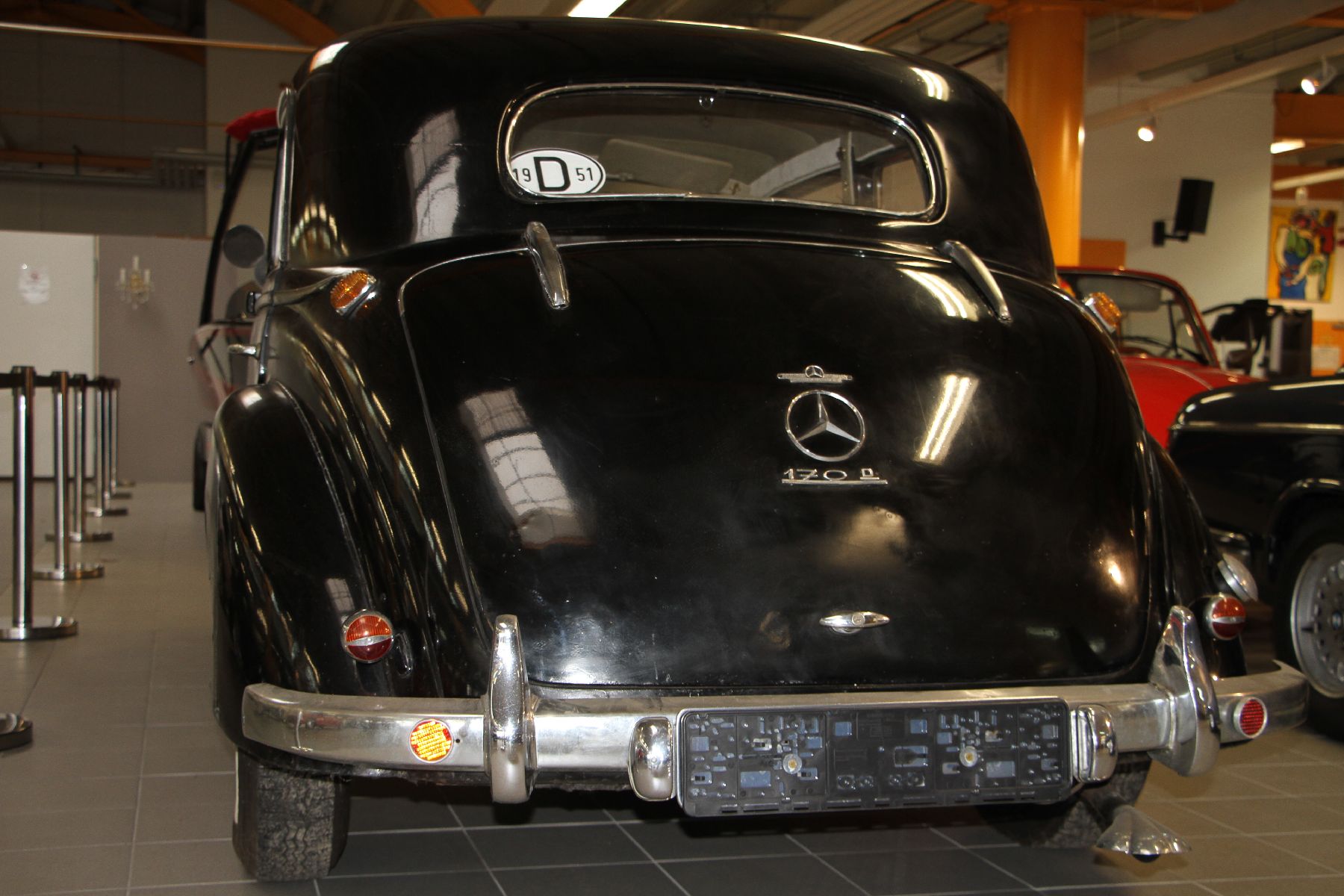 Detail b: Mercedes Benz 170 SD Limousine, EZ 11/1951, Fahrgestellnummer: 1360401039851, 29 kW/39 PS, Schaltgetriebe, schwarz, Innenausstattung braun, nicht ...