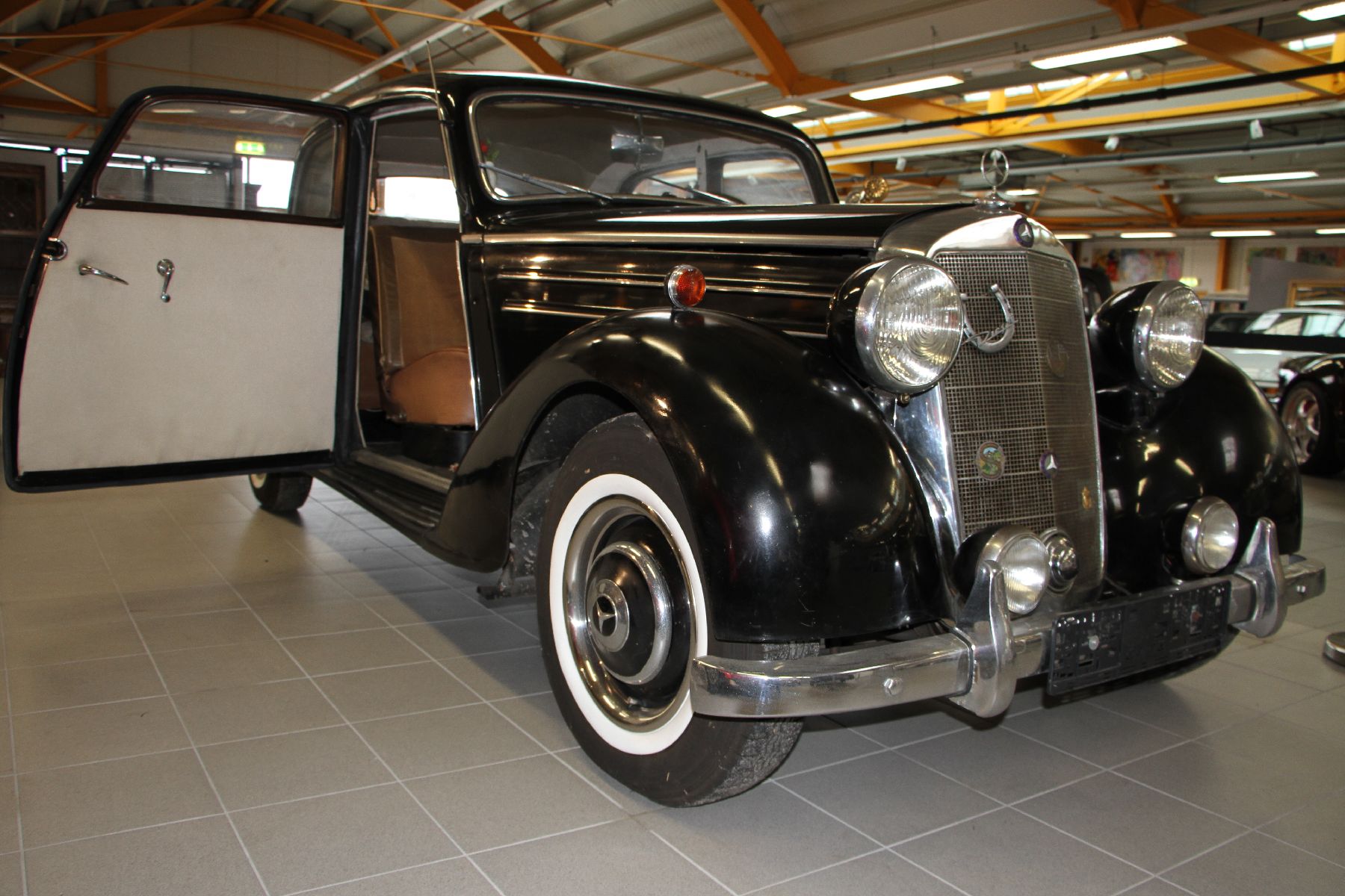 Detail c: Mercedes Benz 170 SD Limousine, EZ 11/1951, Fahrgestellnummer: 1360401039851, 29 kW/39 PS, Schaltgetriebe, schwarz, Innenausstattung braun, nicht ...