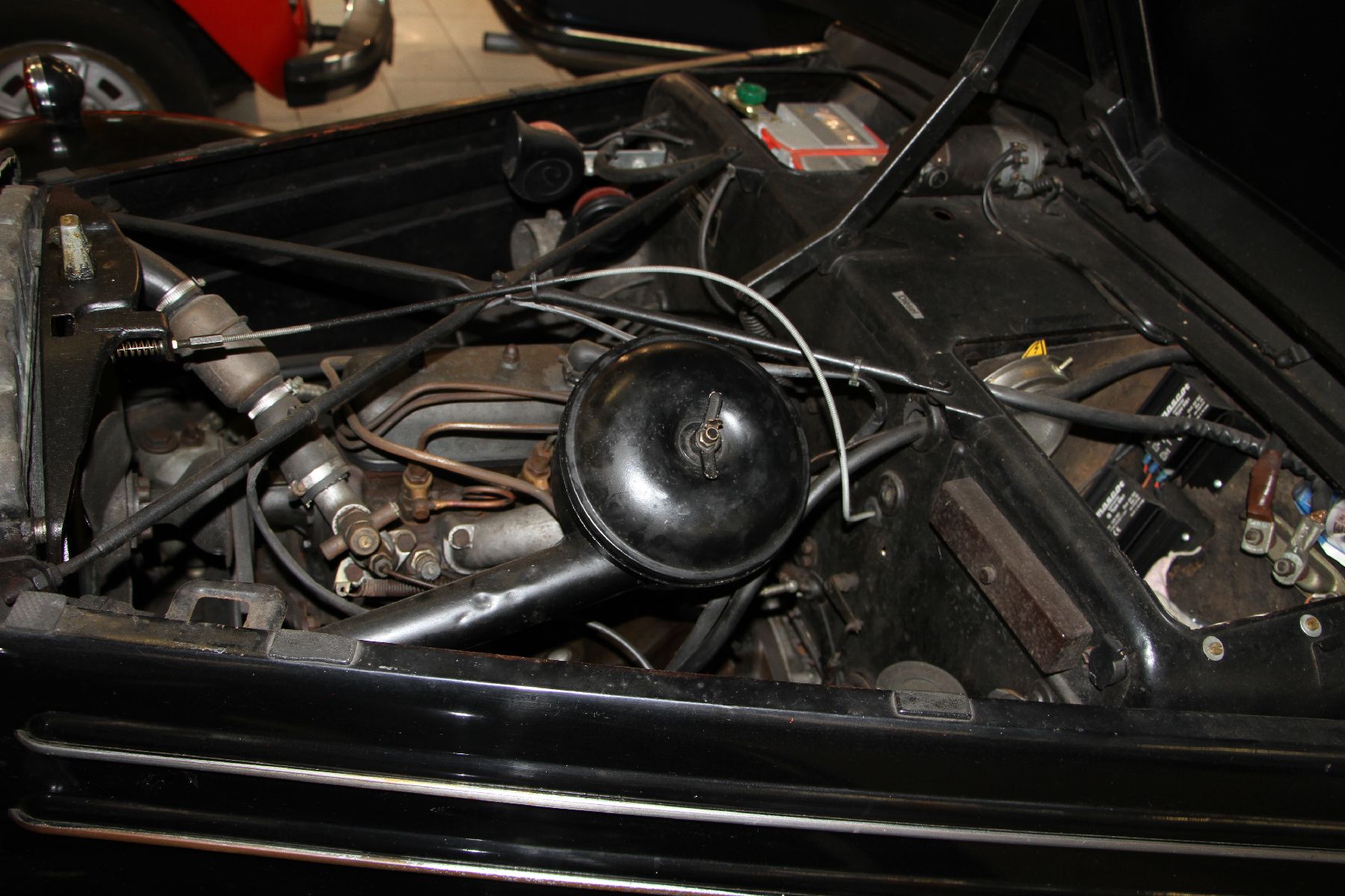 Detail e: Mercedes Benz 170 SD Limousine, EZ 11/1951, Fahrgestellnummer: 1360401039851, 29 kW/39 PS, Schaltgetriebe, schwarz, Innenausstattung braun, nicht ...