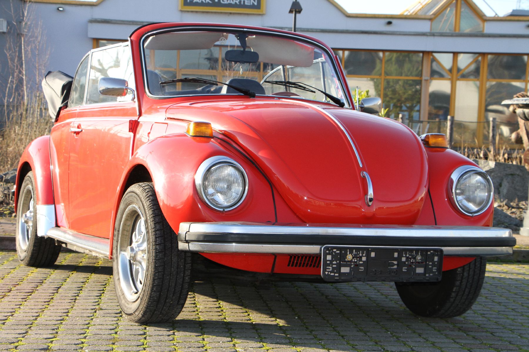 Detail a: Volkswagen VW Cabrio 1303 by Karmann, EZ 05/1980, Fahrgestellnummer: 1592065482, Laufleistung 82.683 km abgelesen, 2011 stillgelegt, deutsche Papiere ...