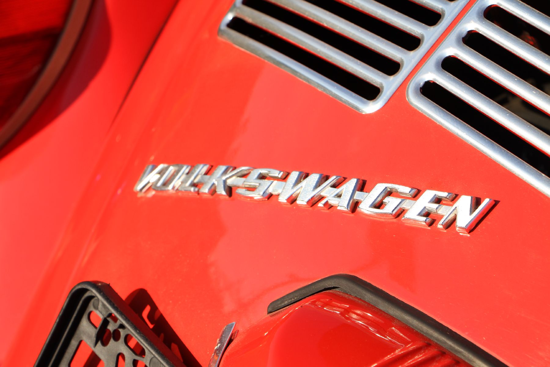 Detail e: Volkswagen VW Cabrio 1303 by Karmann, EZ 05/1980, Fahrgestellnummer: 1592065482, Laufleistung 82.683 km abgelesen, 2011 stillgelegt, deutsche Papiere ...