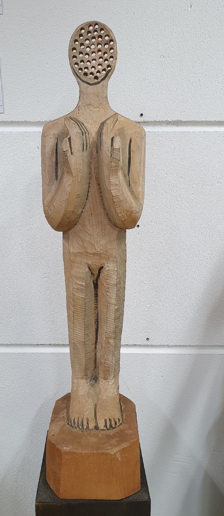 Detail e: Baldur Greiner, geb. 1946 Darmstadt, Lehre als Holzbildhauer, Werkkunstschule Darmstadt, Akademie Hamburg, seit 1974 freischaffender Bildhauer in ...