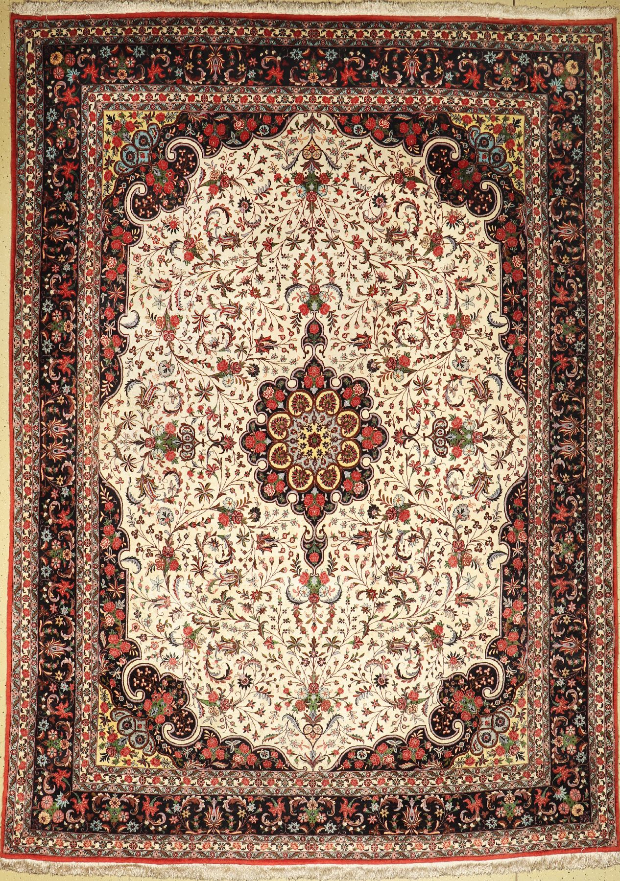 Bidjar Sehr fein, Persien, ca. 50 Jahre, Korkwolle auf Seide, ca. 345 x 250 cm, EHZ: 2,verschmutzt