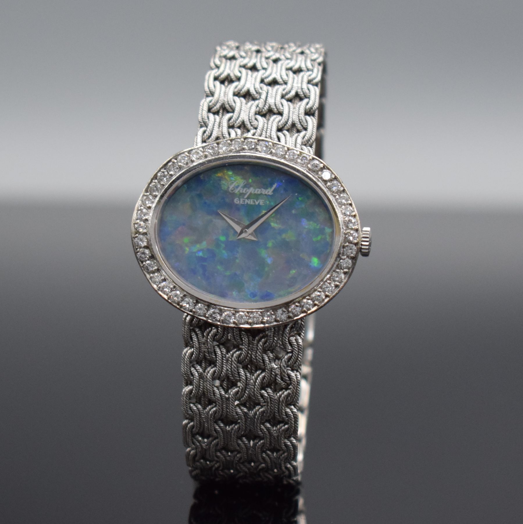 Detail b: CHOPARD Damenschmuckuhr in WG 750/000 mit Brillanten & Opal-Zifferblatt, Schweiz um 1973, Handaufzug, Ref. 5042 1, 2-teil. Geh., Boden m. ...