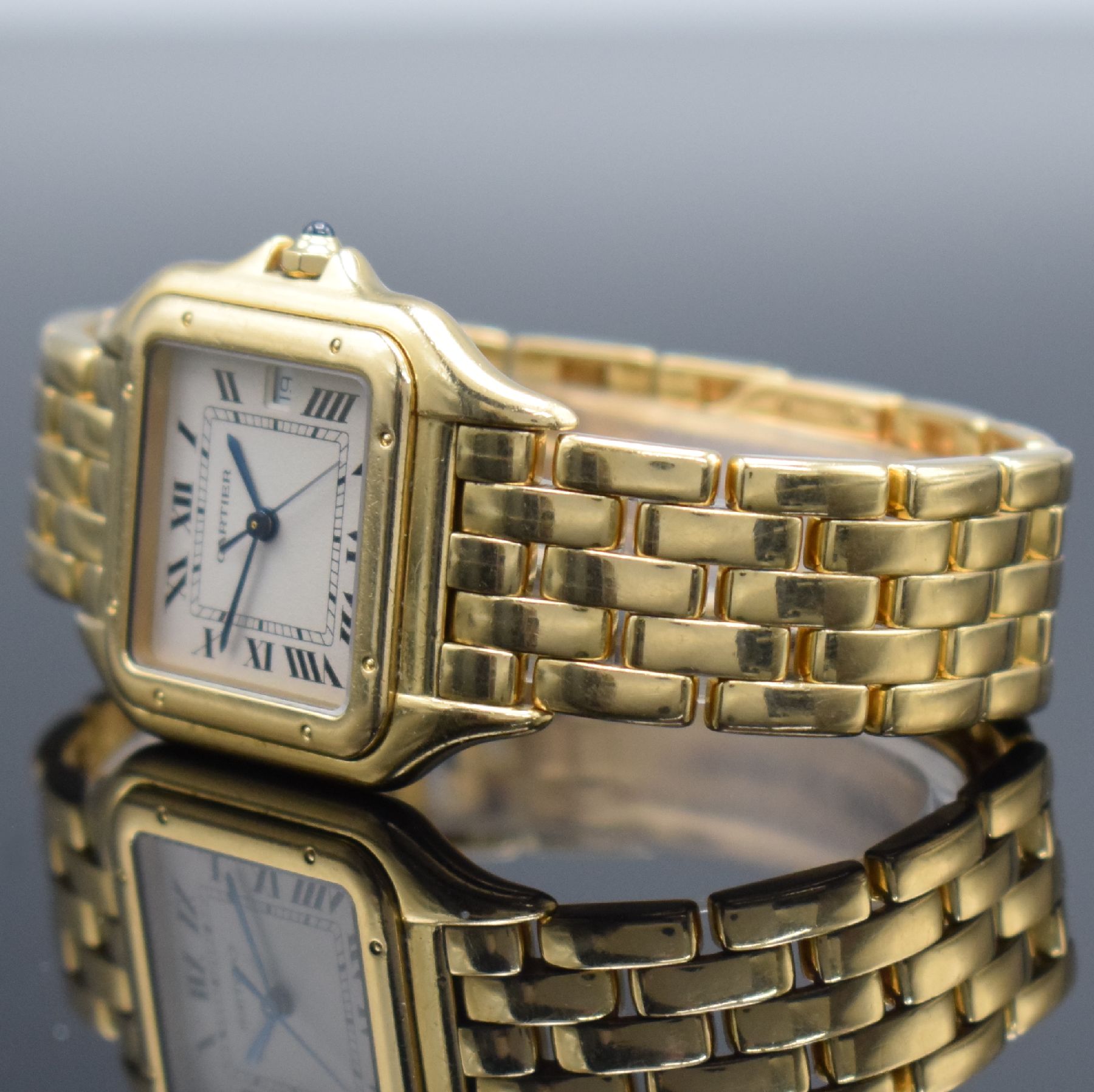 Detail d: CARTIER Panthere Armbanduhr in GG 750/000 mit GG 750/000 Band, Schweiz um 1990, quarz, 2 -teil. Geh., Boden m. Monogramm 8-fach verschr., Gliederband ...
