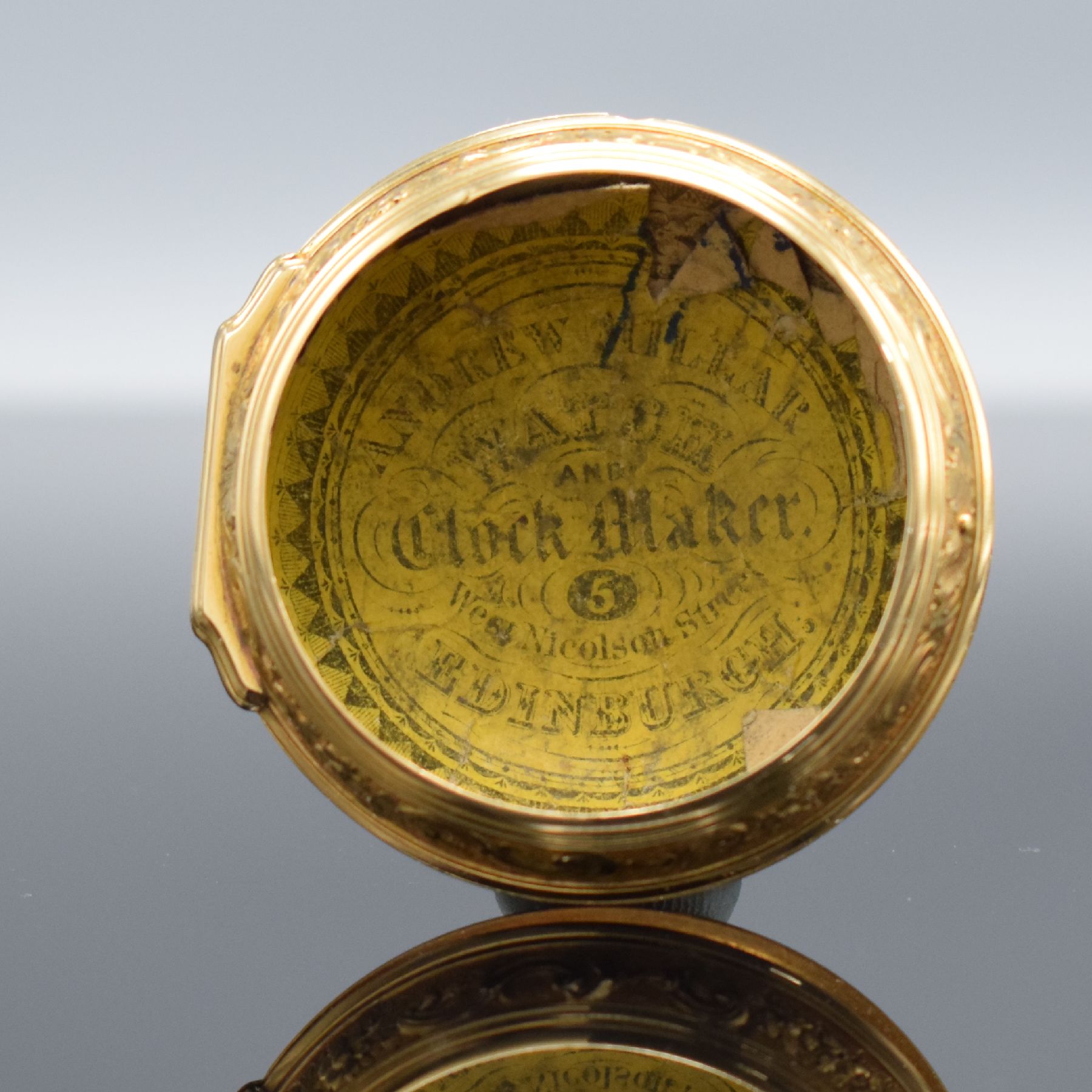 Detail e: Ja. SMITH London Repoussé-Spindeltaschenuhr in GG 750/000 Nr. 4800, London um 1770, glattes Innengeh. dell./rep., Geh.-Drücker fehlt/zu ers., ...