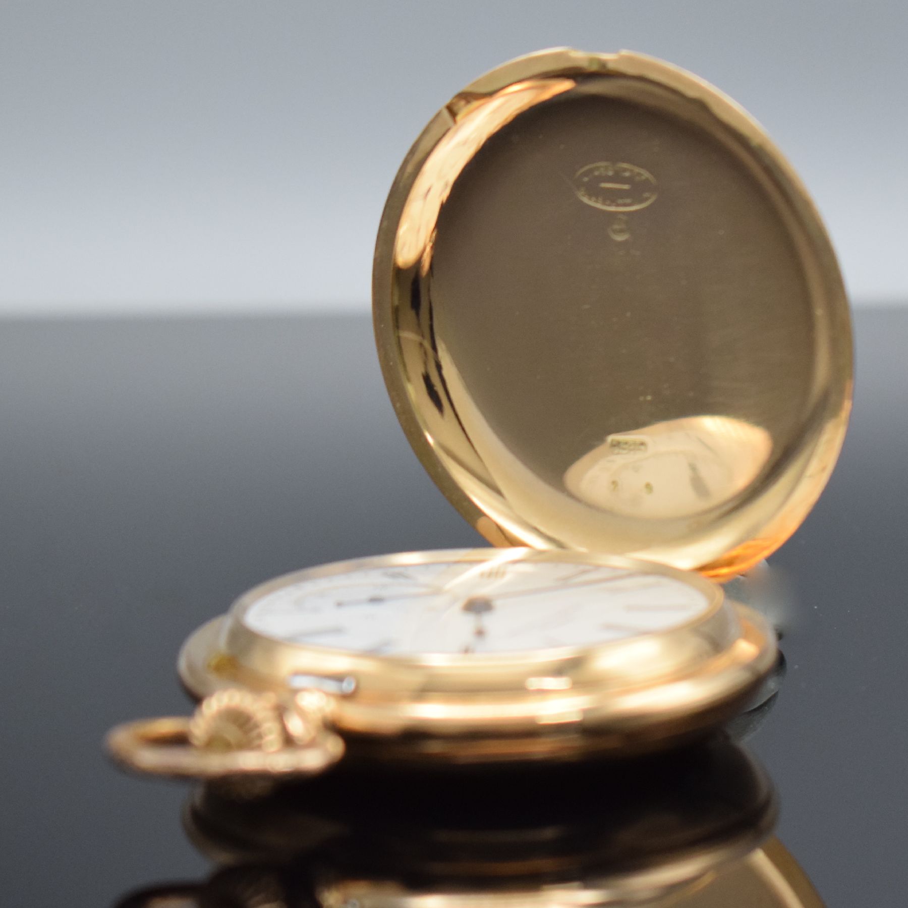 Detail e: J. ASSMANN Glashütte I/Sachsen Savonette in RG 585/000, Deutschland um 1900, glattes 3- Deckel Goldgeh. m. Monogramm auf Sprungdeckel, 2-teil. ...
