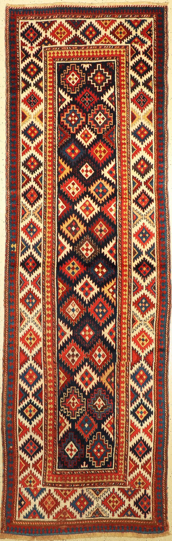 Antiker Kazak, Kaukasus, 19. Jhd, Wolle aufWolle, ca. 350 x 110 cm, EHZ: 3
