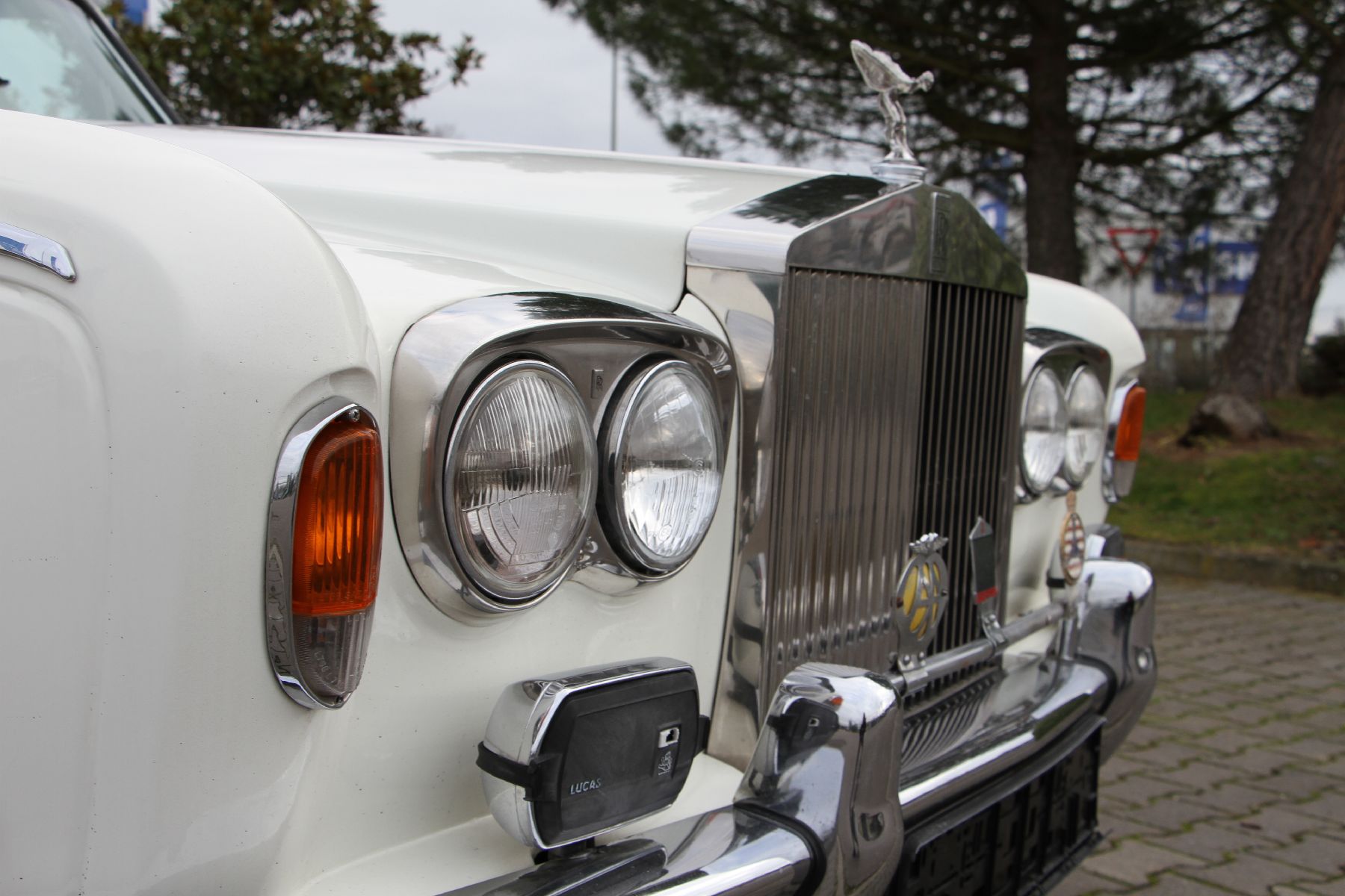 Detail c: Rolls Royce Silver Shadow I, EZ 01/1976, Fahrgestellnummer: SHR23136, 2. Hand, Laufleistung 87.463 miles abgelesen, H-Kennzeichen, 127 kW/ 172 PS, ...