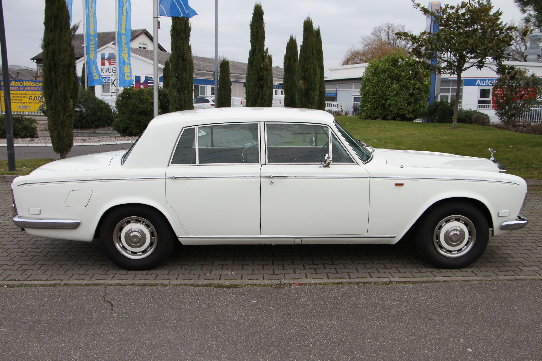 Detail e: Rolls Royce Silver Shadow I, EZ 01/1976, Fahrgestellnummer: SHR23136, 2. Hand, Laufleistung 87.463 miles abgelesen, H-Kennzeichen, 127 kW/ 172 PS, ...