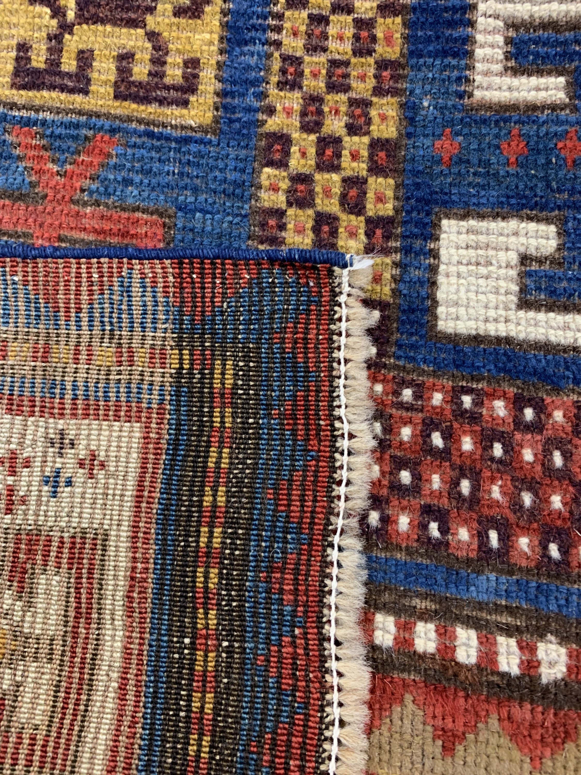Detail g: Karachoph Kazak antik, Kaukasus, 19.Jhd, Wolle auf Wolle, ca. 235 x 120 cm, museal, Fast identisch zu Battenberg Orientteppiche Band 1 1979 Seite ...