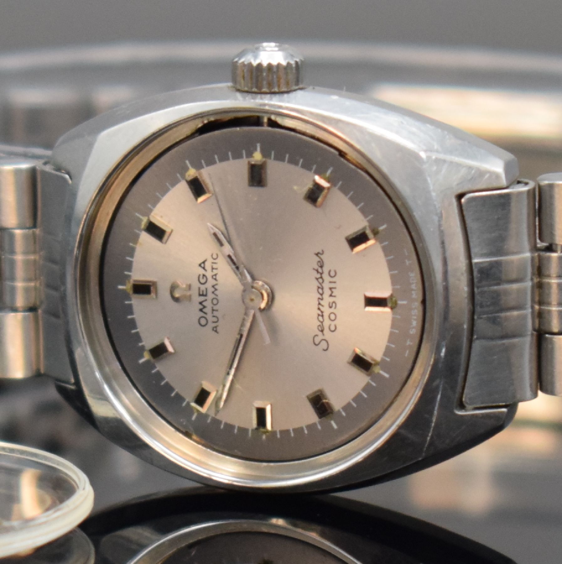 Detail b: OMEGA seltene Damenarmbanduhren Serie Seamaster Cosmic, Automatik, Schweiz um 1968, Edelstahl-Einschalengeh. inkl. orig. Gliederband m. Faltschl. ...