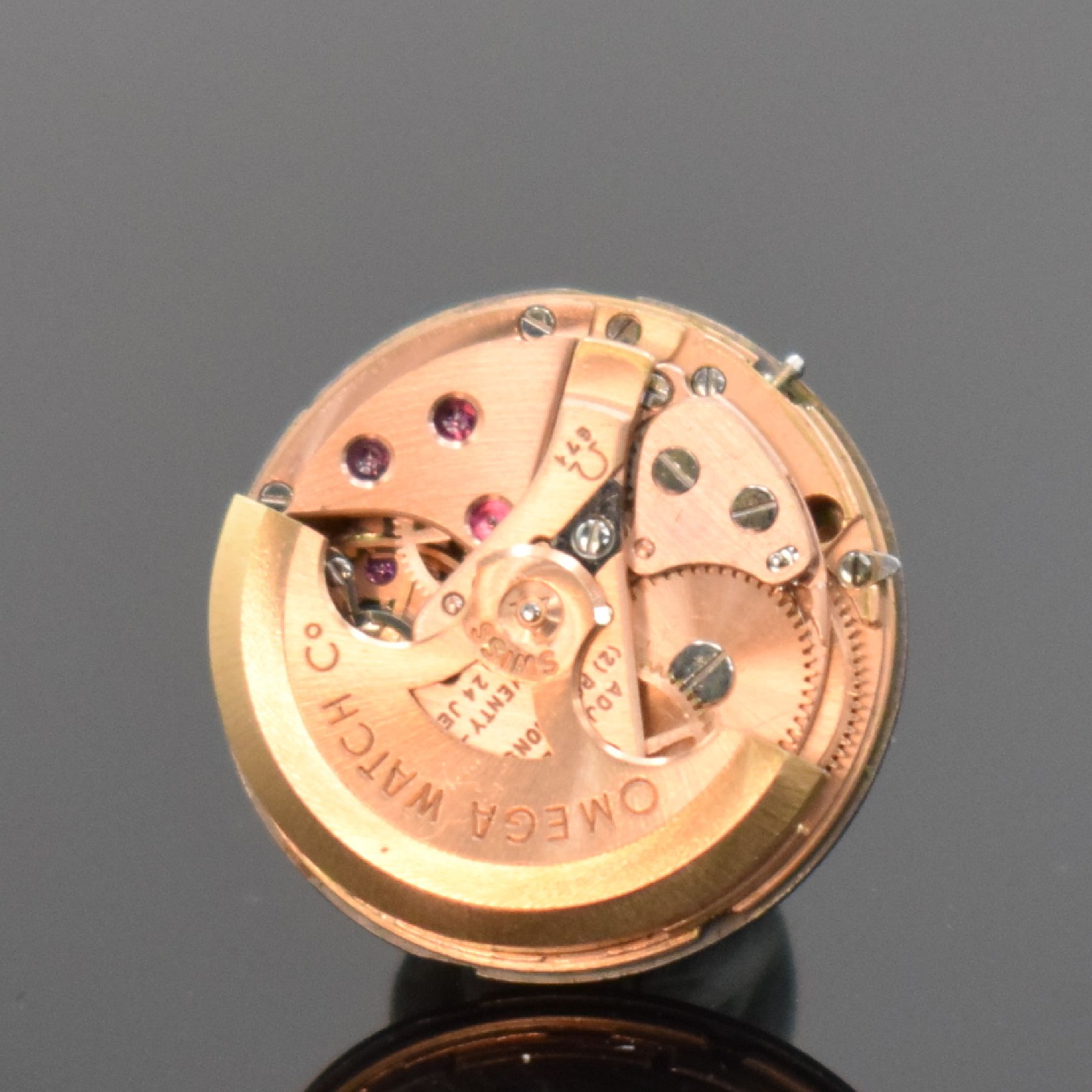 Detail f: OMEGA seltene Damenarmbanduhren Serie Seamaster Cosmic, Automatik, Schweiz um 1968, Edelstahl-Einschalengeh. inkl. orig. Gliederband m. Faltschl. ...