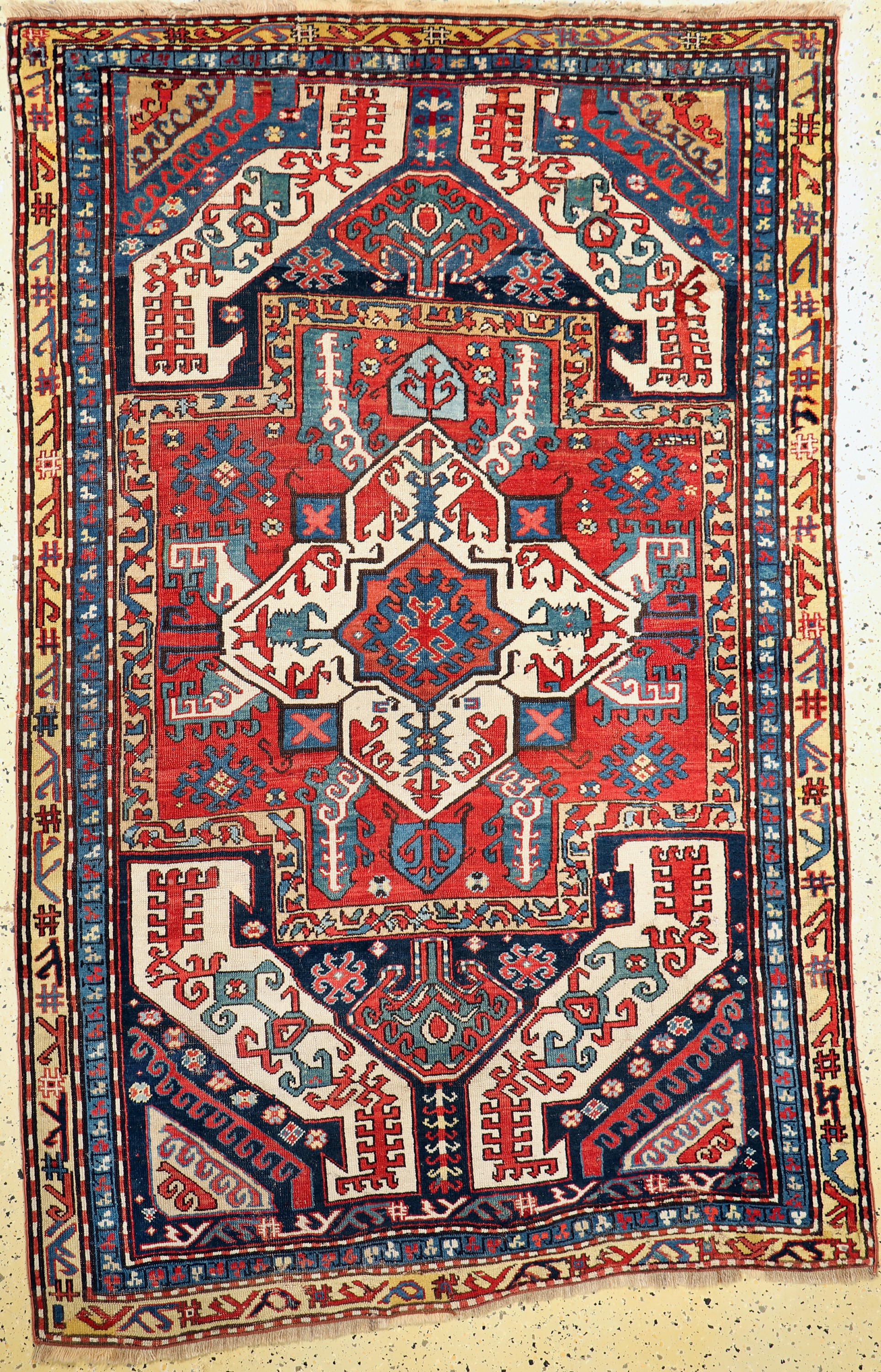 Kazim Ushag, Kaukasus, 19.Jhd, Wolle auf Wolle, ca. 217 x 135 cm. siehe Battenberg Orientteppiche Band 1 1979. Seite 153 Nr. 98, EHZ: 2-3(alte ...