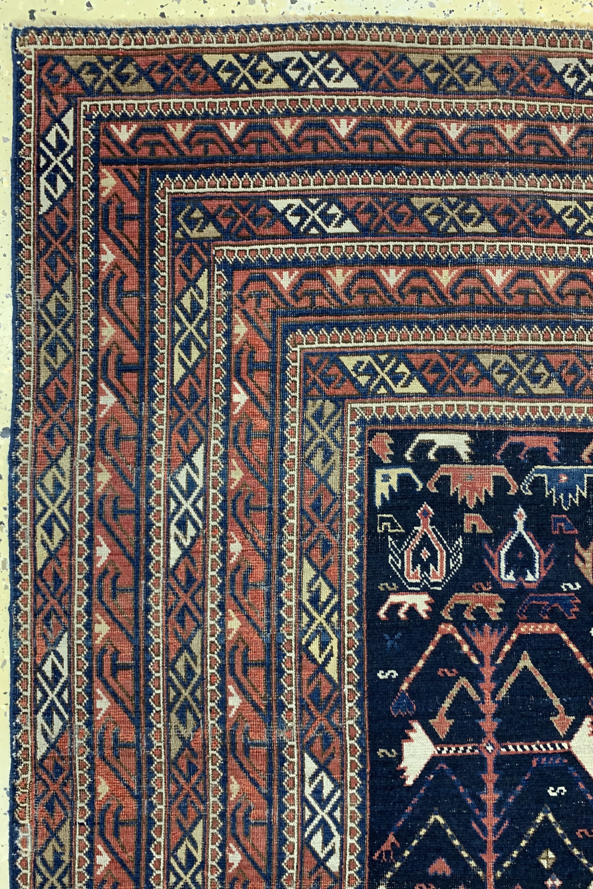 Detail d: Kuba-Schirwan antik, Kaukasus, um 1880, Wolle auf Wolle, ca. 190 x 130 cm. EHZ: 2-3 minimal restauriert.