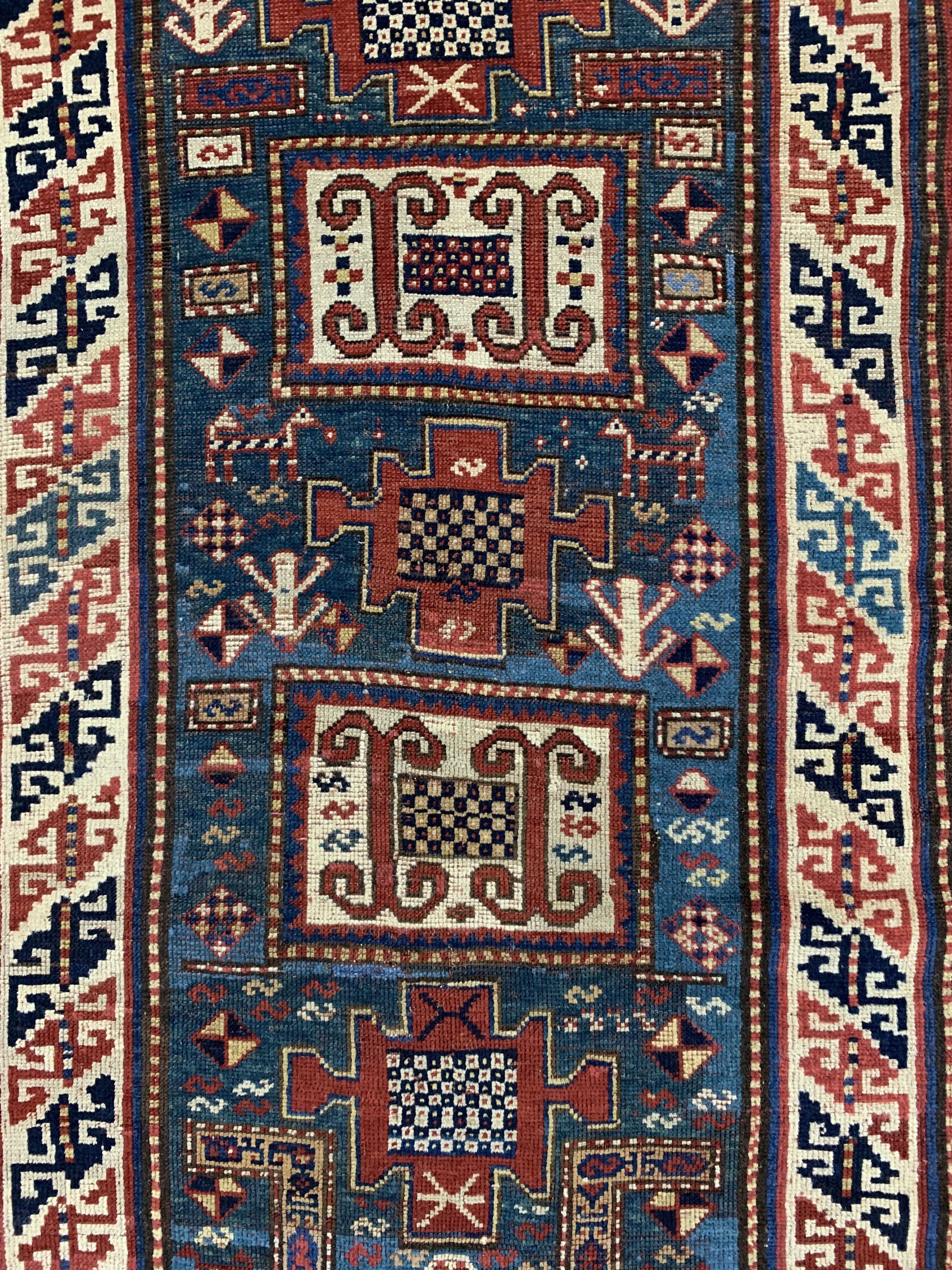 Detail c: Karachoph Kazak antik, Kaukasus, um 1880, Wolle auf Wolle, ca. 205 x 102 cm. EHZ: 2-3 fachkundig restauriert