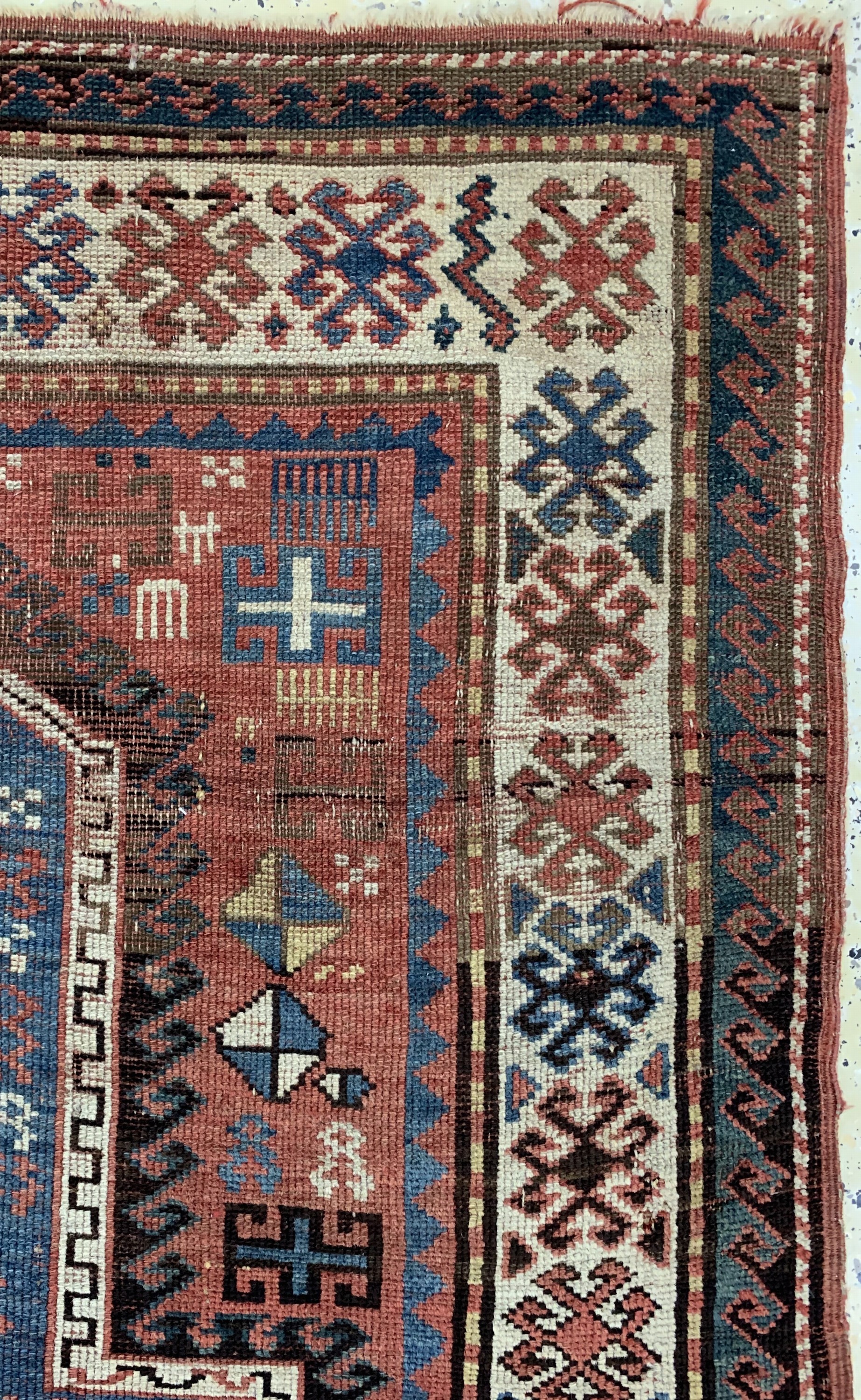 Detail e: Sewan Schild-Kazak antik, Kaukasus, 19.Jhd , Wolle auf Wolle, ca. 193 x 127 cm. siehe Battenberg Orientteppiche Band 1 1979 Seite 82Nr. 15, EHZ: ...