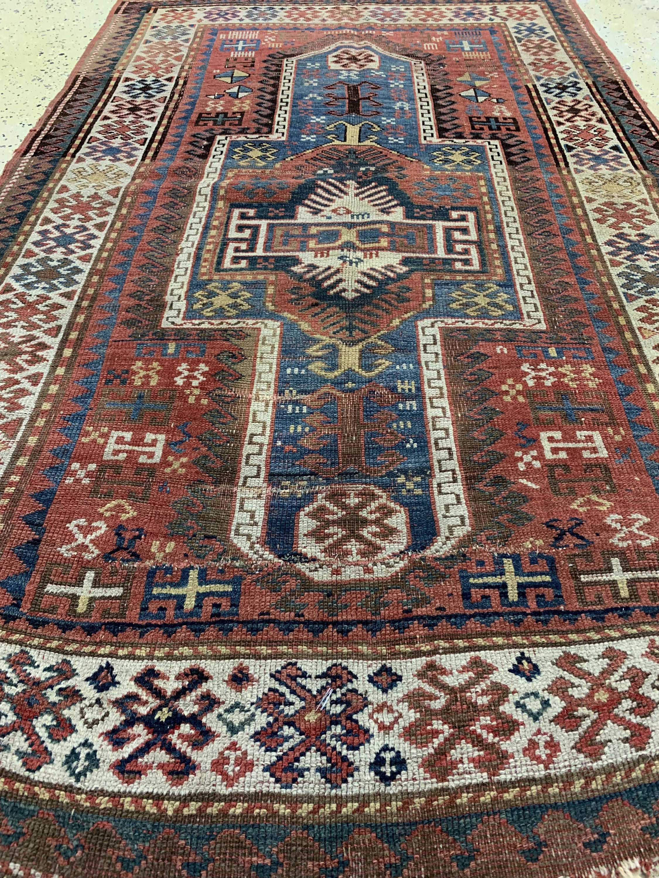 Detail f: Sewan Schild-Kazak antik, Kaukasus, 19.Jhd , Wolle auf Wolle, ca. 193 x 127 cm. siehe Battenberg Orientteppiche Band 1 1979 Seite 82Nr. 15, EHZ: ...