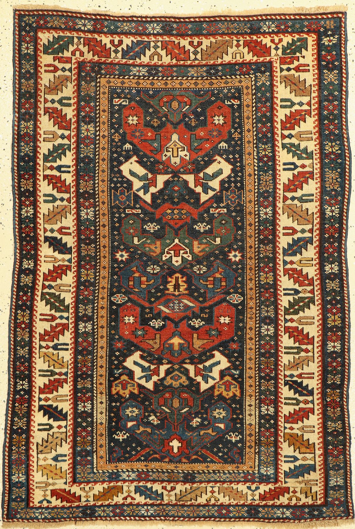 Bidjov Kazak antik, Kaukasus, um 1850/60, Wolle auf Wolle, ca. 138 x 96 cm. Ein wunderschönens museales antikes Exemplar aus dem Ostkaukasus. ...