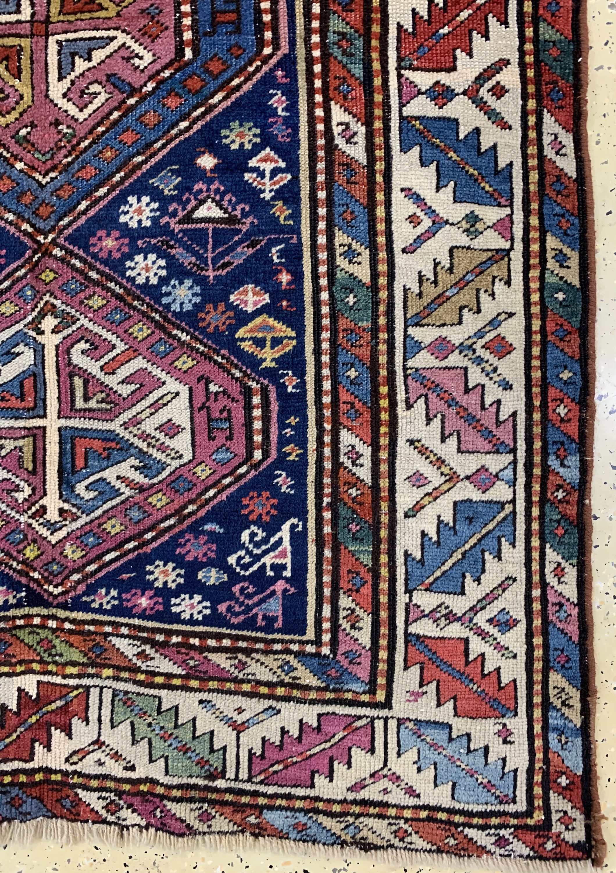 Detail a: Kazak Shulaver antik, Kaukasus, 19.Jhd, Wolle auf Wolle, ca. 337 x 110 cm. siehe Battenberg Orientteppiche Band 1 Seite 118/119Teppiche 56/57, EHZ: ...