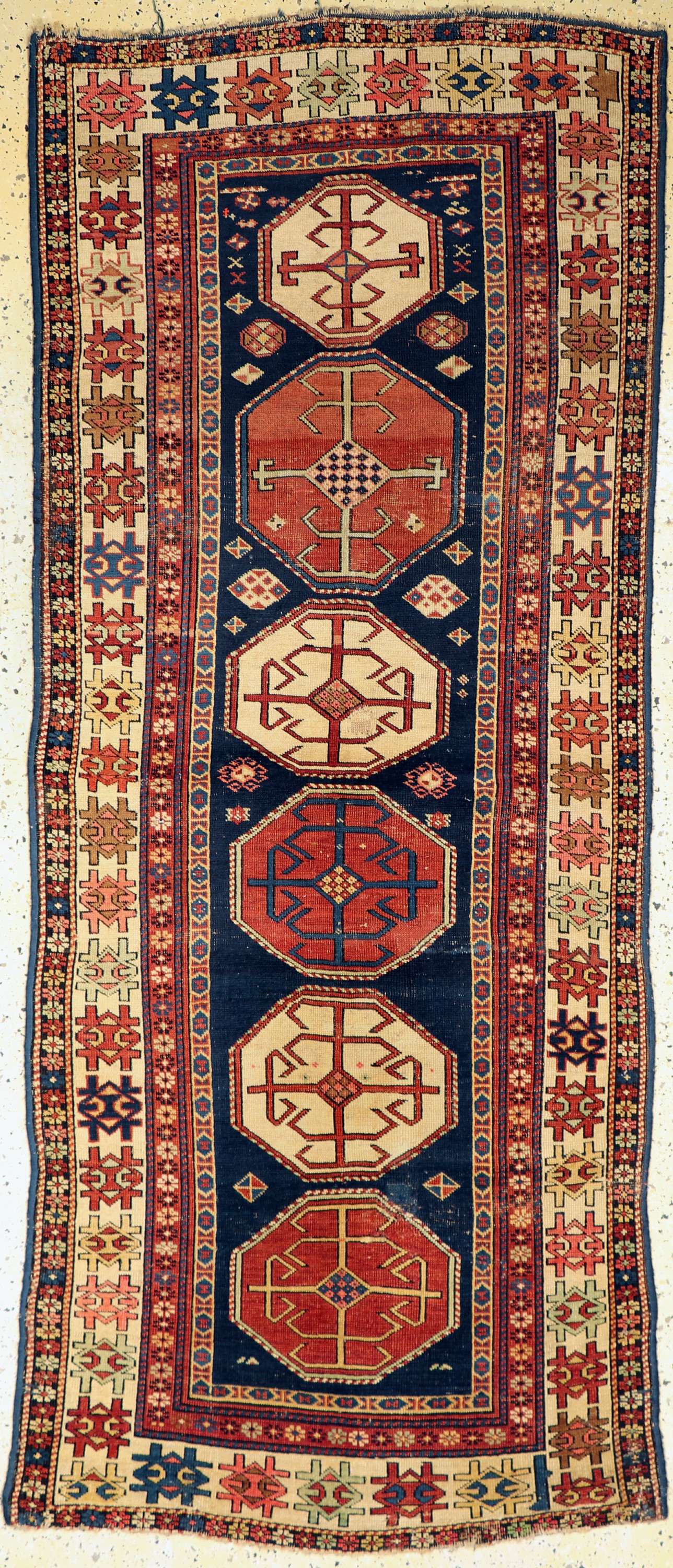Schirwan Gandja antik, Kaukasus, 19.Jhd, Wolle auf Wolle, ca. 233 x 103 cm, siehe Azerbaidjanische - Kaukasische Teppiche Sammlung Ulmke Schweiz ...