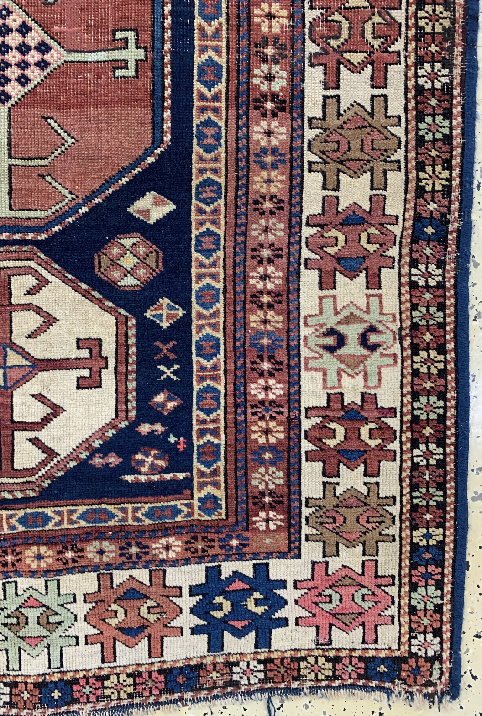 Detail a: Schirwan Gandja antik, Kaukasus, 19.Jhd, Wolle auf Wolle, ca. 233 x 103 cm, siehe Azerbaidjanische - Kaukasische Teppiche Sammlung Ulmke Schweiz ...