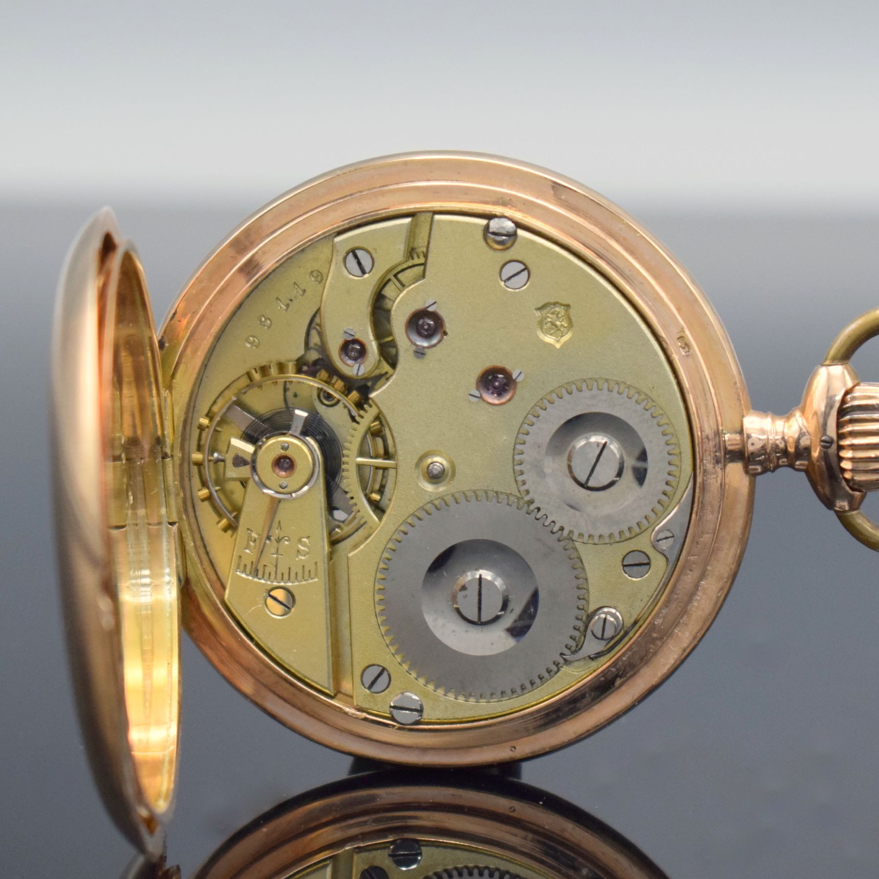 Detail e: IWC Werk Kaliber 53 Herrensavonette in Longines 3 Deckel-Goldgehäuse in RG 585/000, Schweiz um 1900, Geh. dell., Sprung- & Rückdeckel guill., ...