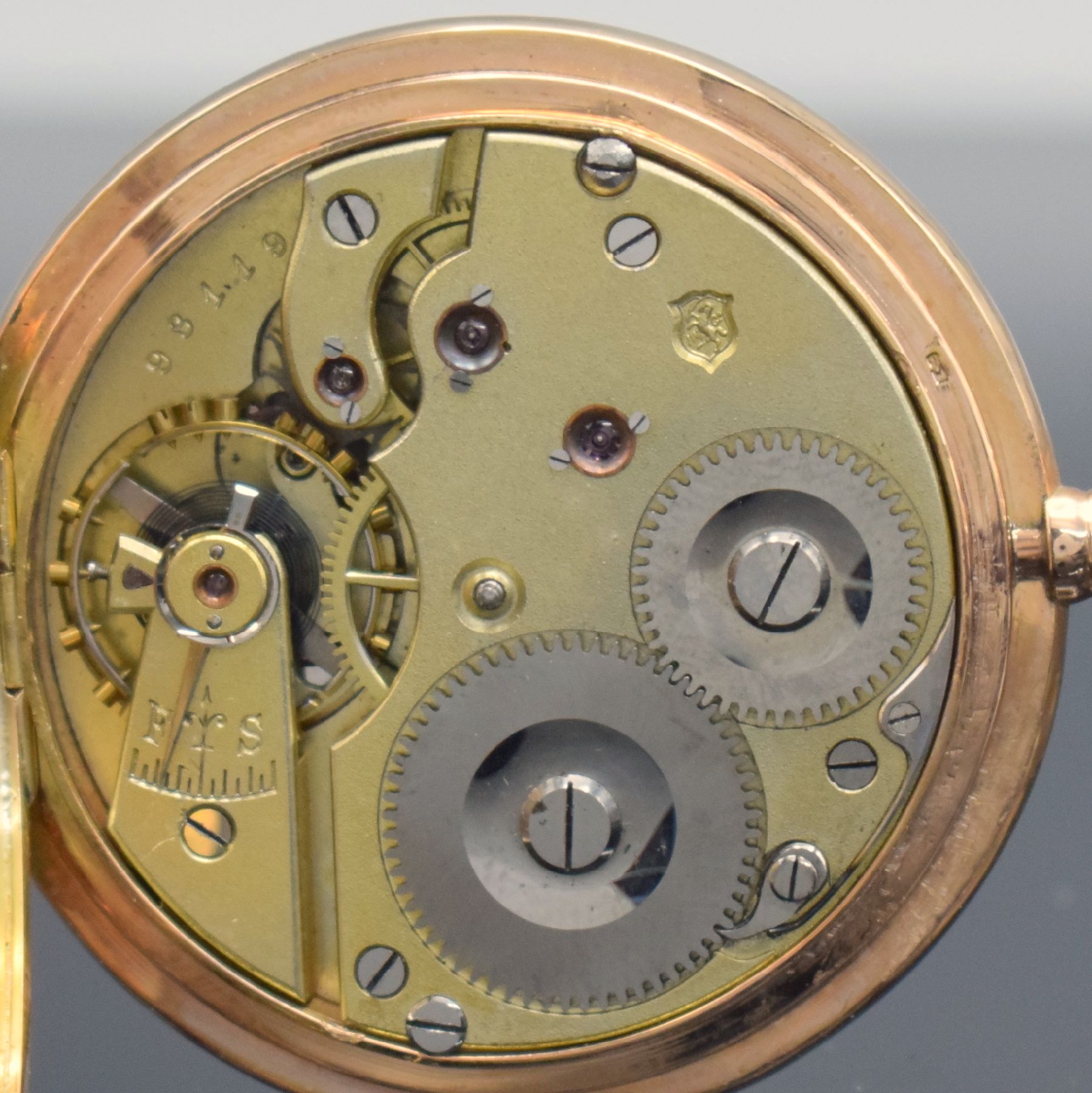 Detail f: IWC Werk Kaliber 53 Herrensavonette in Longines 3 Deckel-Goldgehäuse in RG 585/000, Schweiz um 1900, Geh. dell., Sprung- & Rückdeckel guill., ...