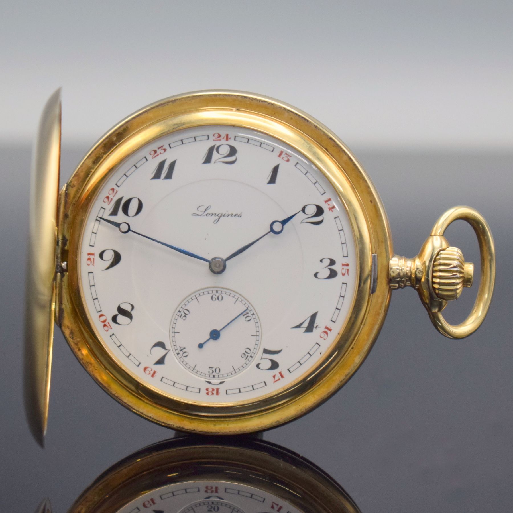 LONGINES Herrensavonette in GG 585/000, Schweiz um 1925, 3-Deckel Goldgeh. dell., Emailzifferbl. m. arab. Zahlen, gebl. Breguet-Zeiger, kl. Sek. b. ...