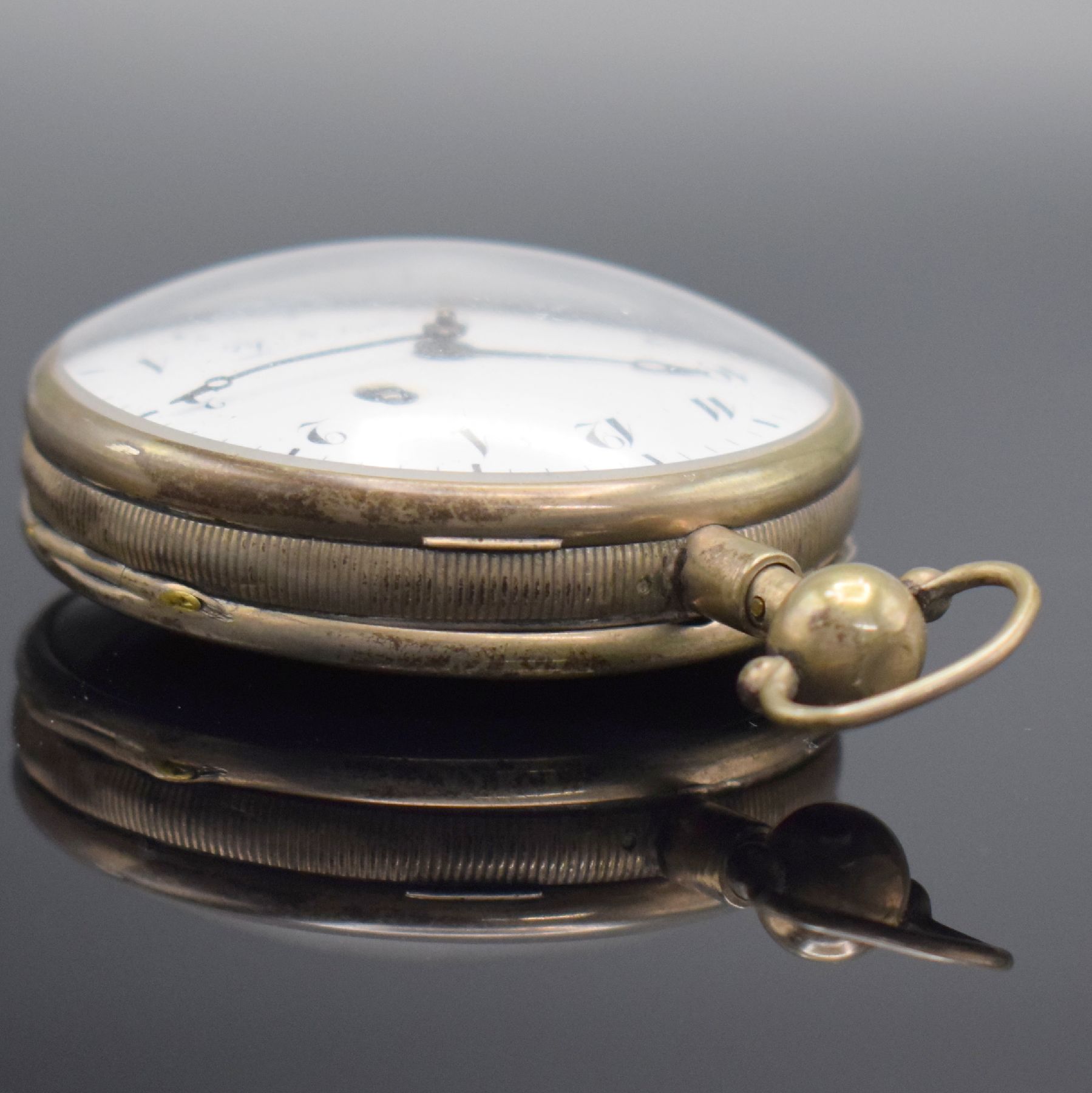 Detail d: Offene Spindeltaschenuhr bezeichnet Breguet & Fils mit 1/4-Stunden-Repetition, Schweiz um 1820, Scharnierboden & Glasrand, Emailzifferbl. m. arab. ...