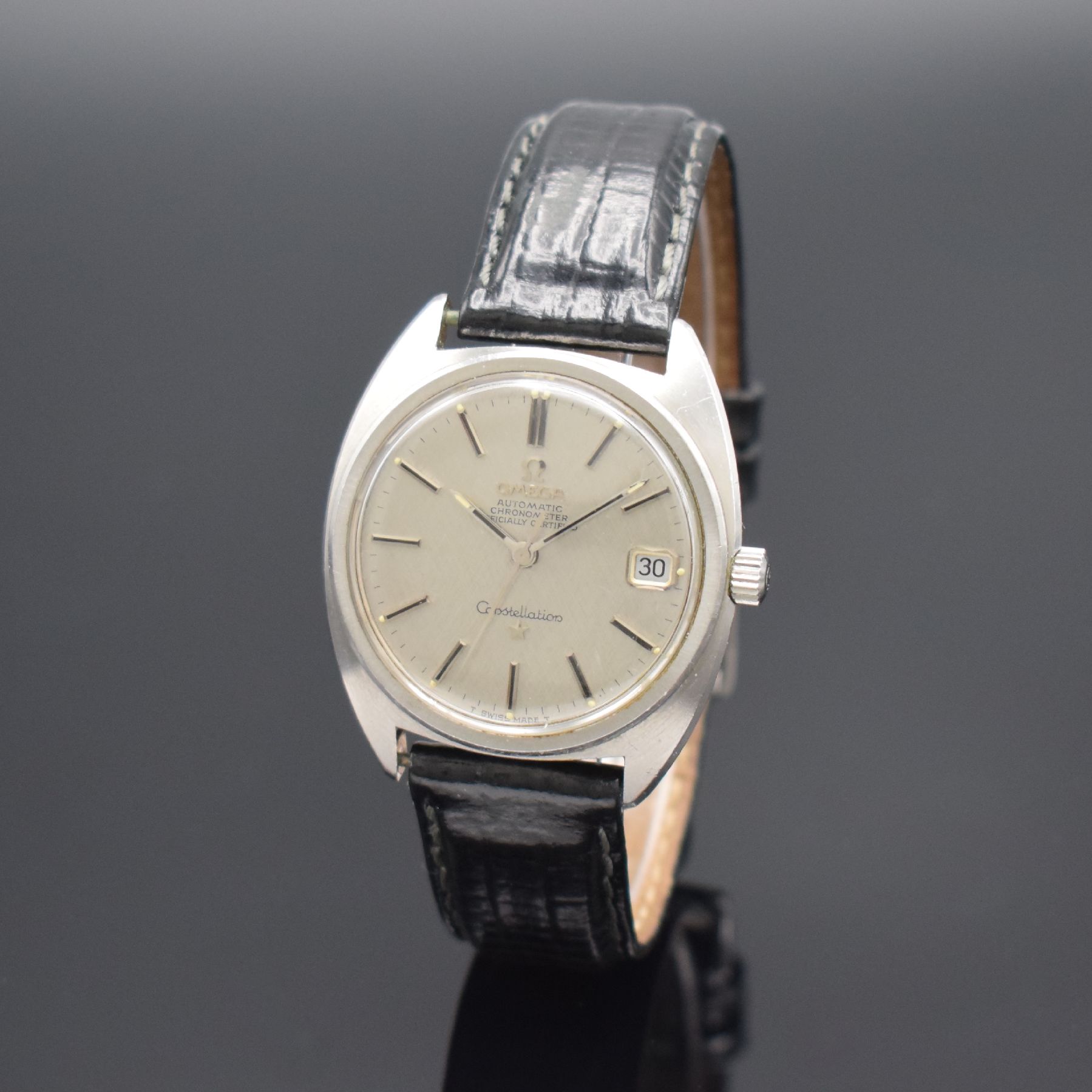 Detail b: OMEGA Constellation Chronometer Armbanduhr in Stahl Referenz 168.017 SP, Schweiz um 1969, Automatik, Boden m. Darst. Sternwarte verschr., silb. ...