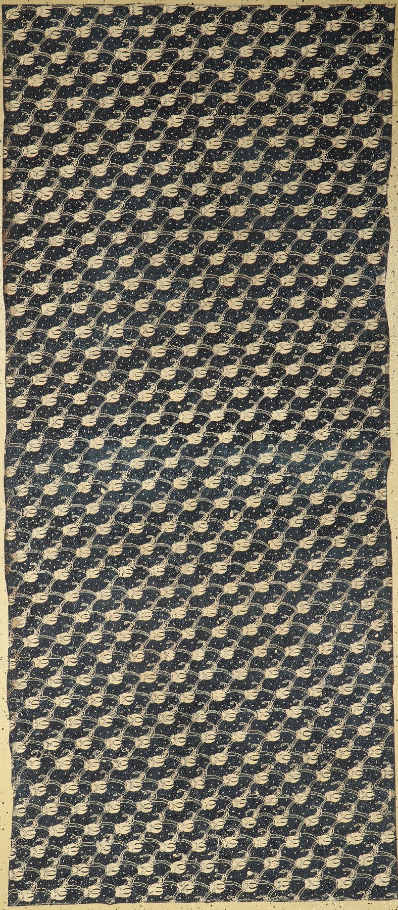Batik Sarong, traditionelle Kleidung mit Knospen und Rankenmuster, Indigoblau, handbedruckt, Yogyakarta, Indonesien, um 1940/50, Baumwolle, ca. 234 ...