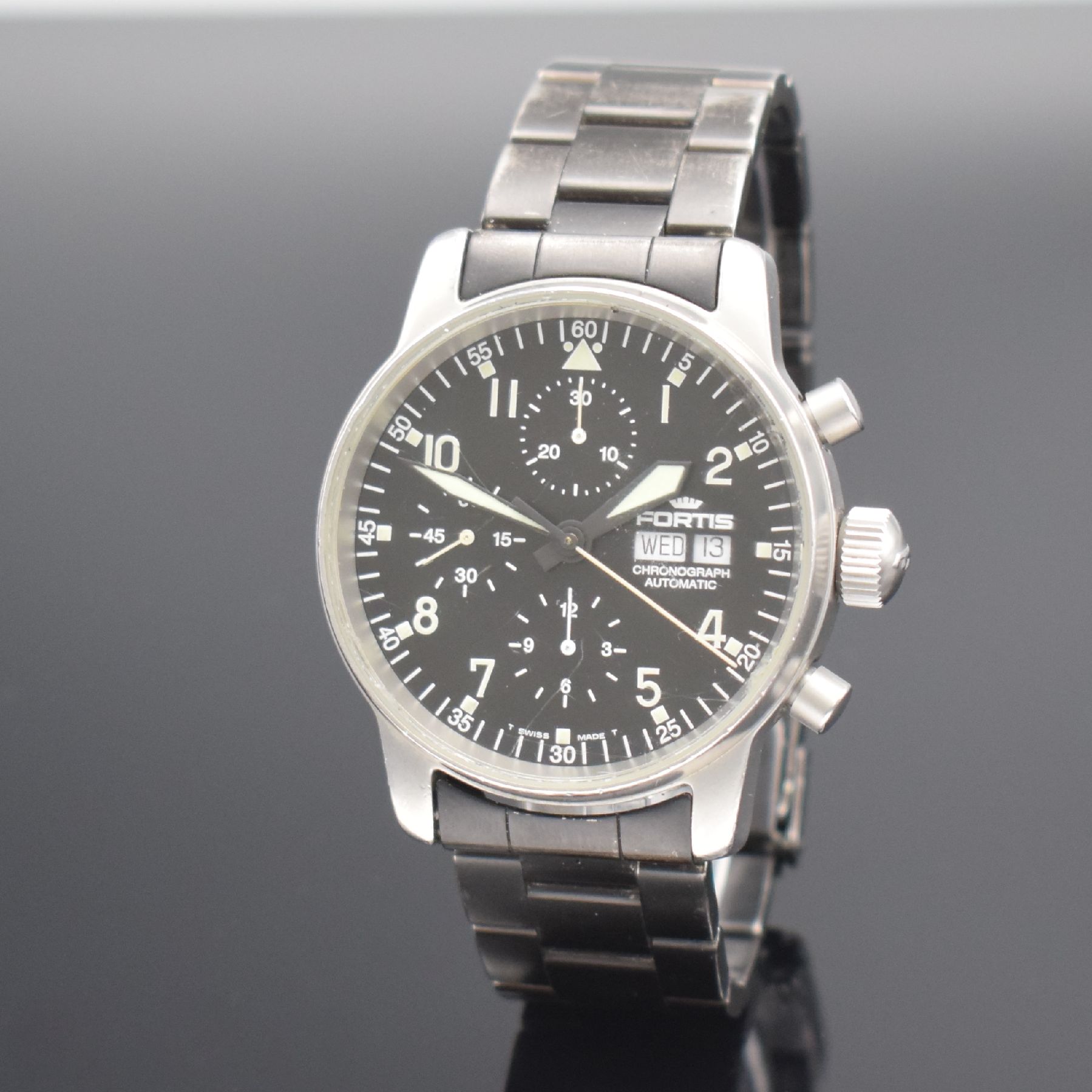 Detail b: FORTIS Flieger Armbandchronograph in Stahl, Schweiz um 1995, Automatik, Ref. 597.10.141.1, Boden verschr., orig. geschw. Fortis Gliederband m. ...