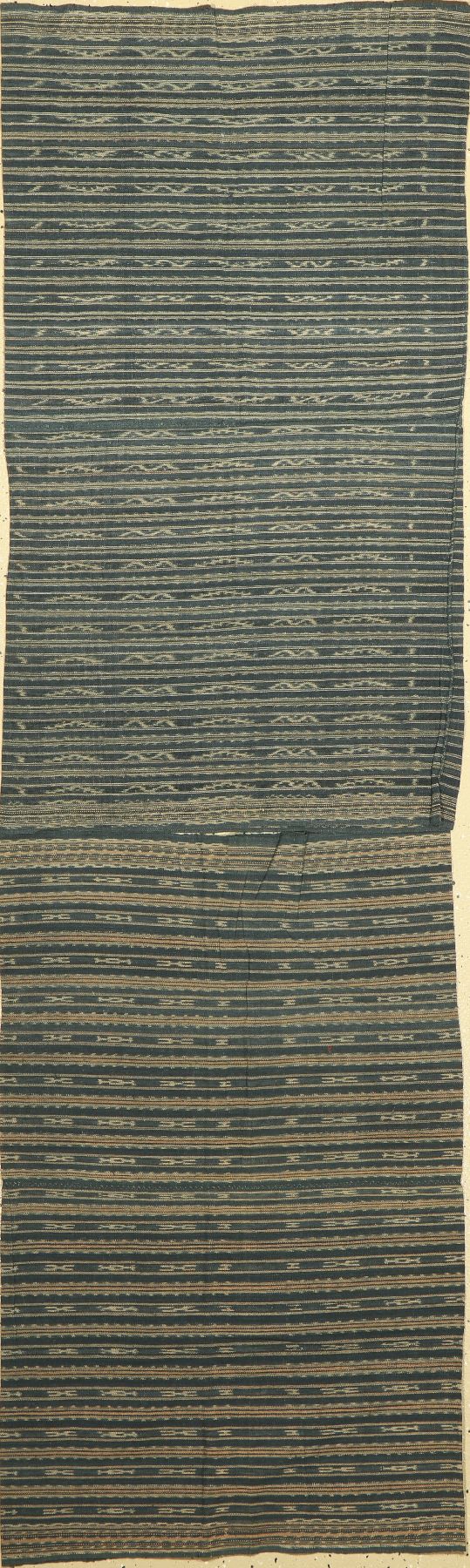 2 lots Tubular Kleid (Rohrförmig), traditionelle Kleidung, Sumba (Indonesien), um 1940/50, ca. 115 x 62 cm und 100 x 62 cm, Baumwolle, ...