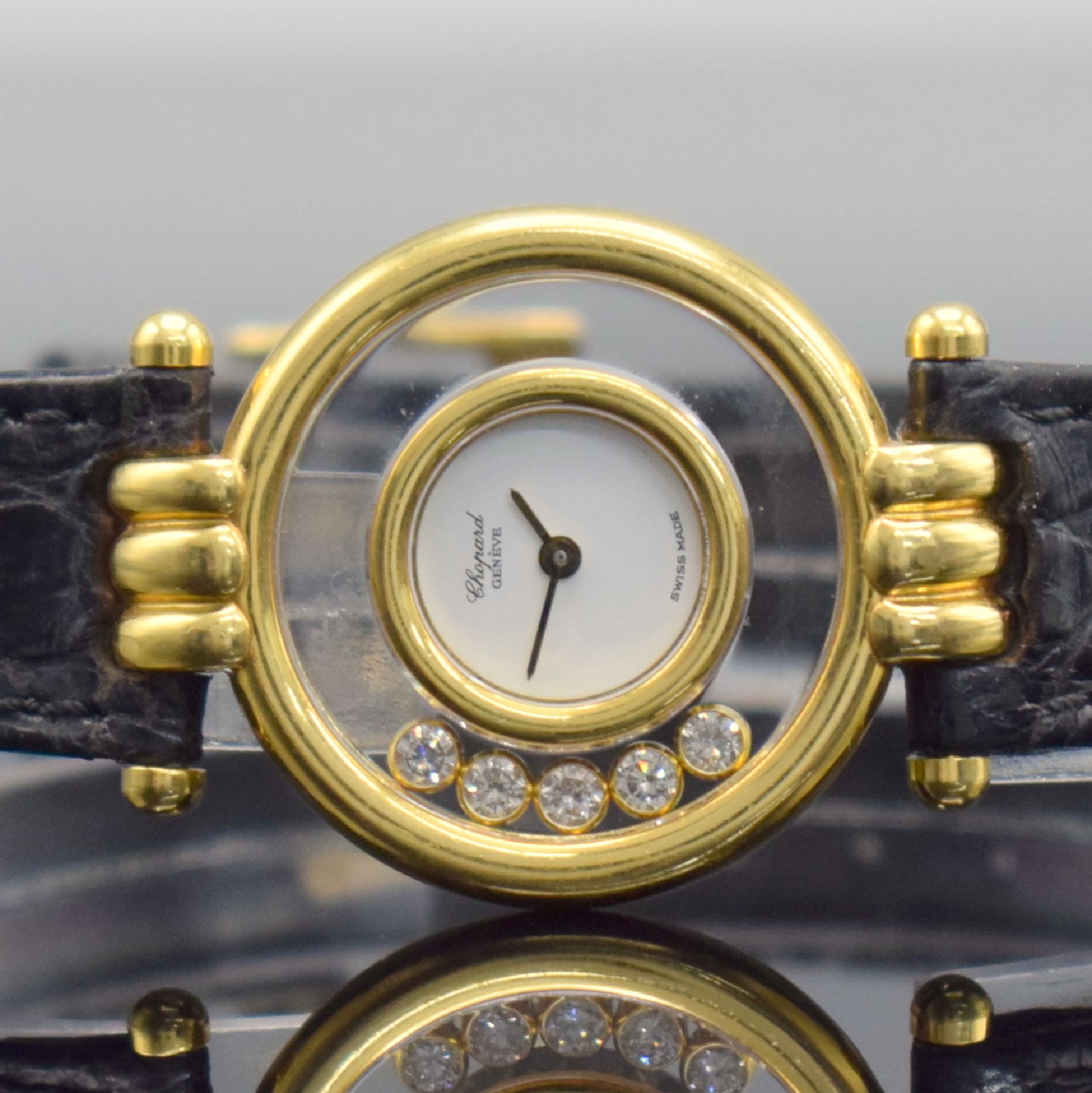 Detail a: CHOPARD Damenarmbanduhr Happy Diamonds in GG 750/000 Referenz 4105, quarz, orig. Lederband m. orig verg. Dornschl., beids. vergl., 5 bewegl. ...