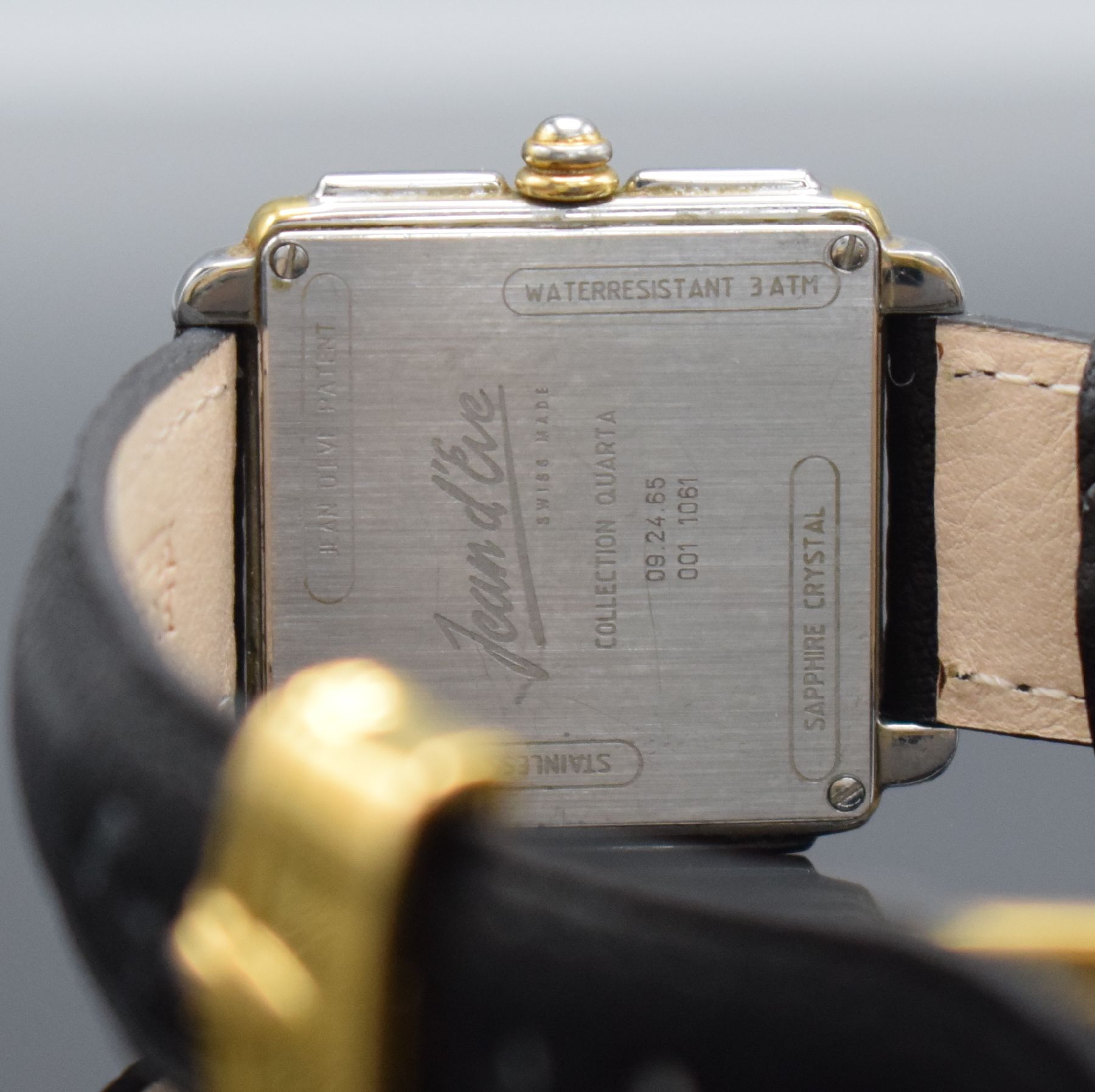 Detail d: JEAN D'EVE Collection Quarta Armbanduhr in Stahl/Gold, Schweiz um 1990, quarz, Ref. 09.24.65, Boden 4-fach verschr., weißes Zifferbl., 4 ...