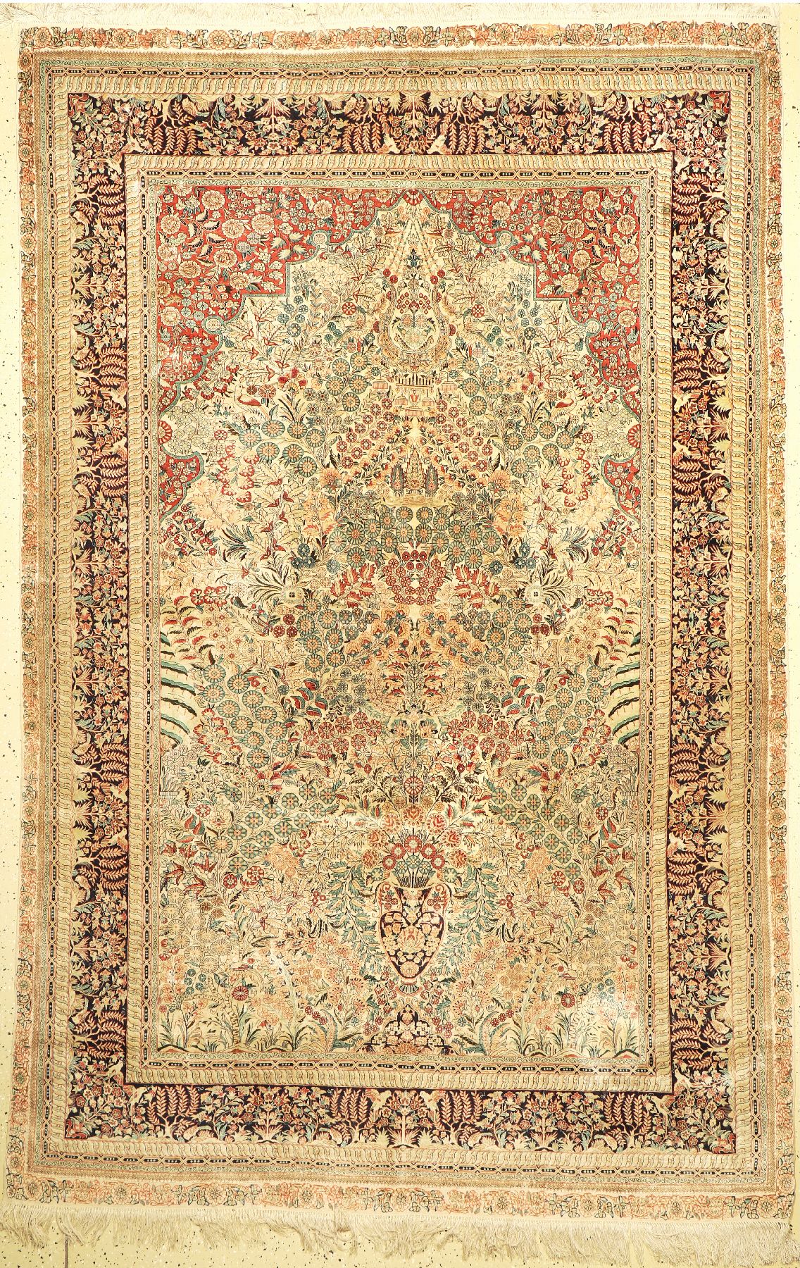 Hereke Seide fein, China, ca. 50 Jahre, reine Naturseide, ca. 280 x 180 cm, Reinigungsbedürftig, EHZ: 2