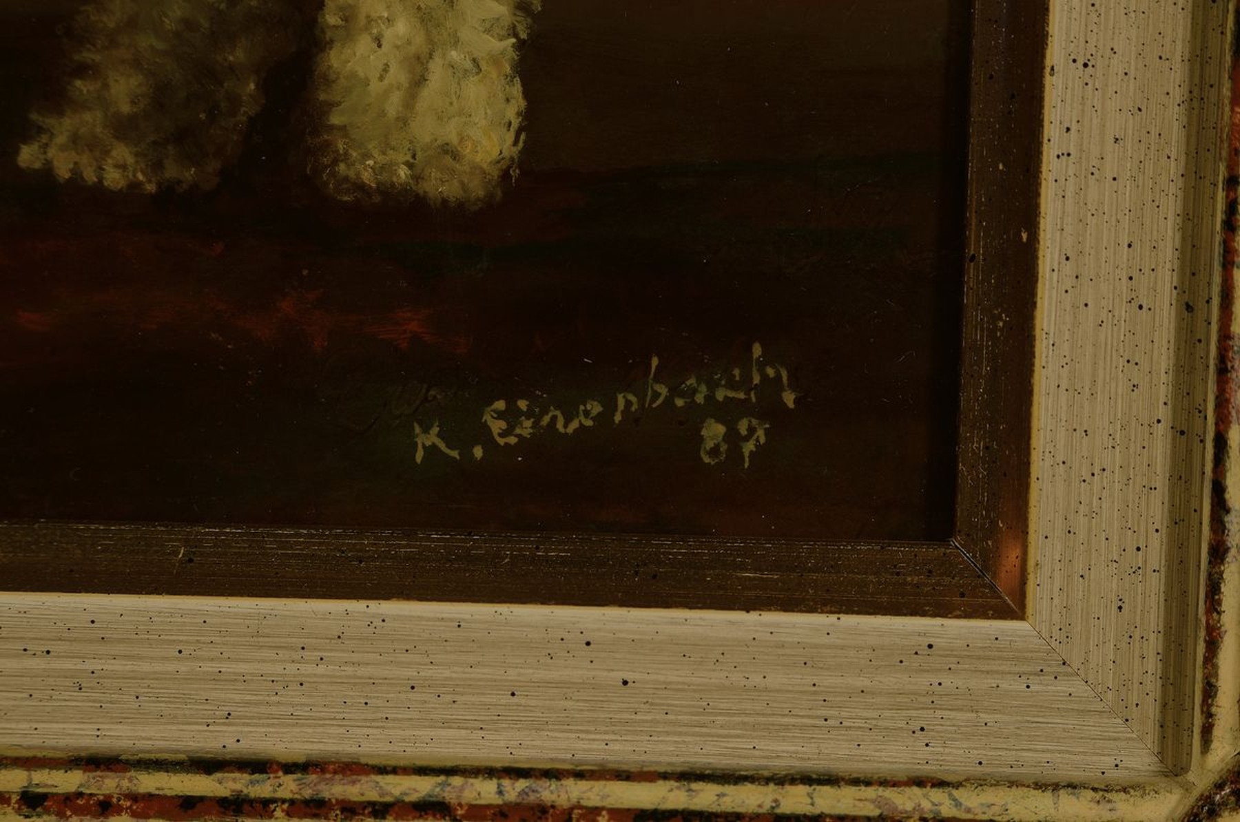 Detail g: M. Eisenbach, Künstler des 20.Jh., Blumenstillleben und Pudel vor goldenem Grund,Mischtechnik auf Pappe, vorbehandelte Malpappemit aufgesetzter ...