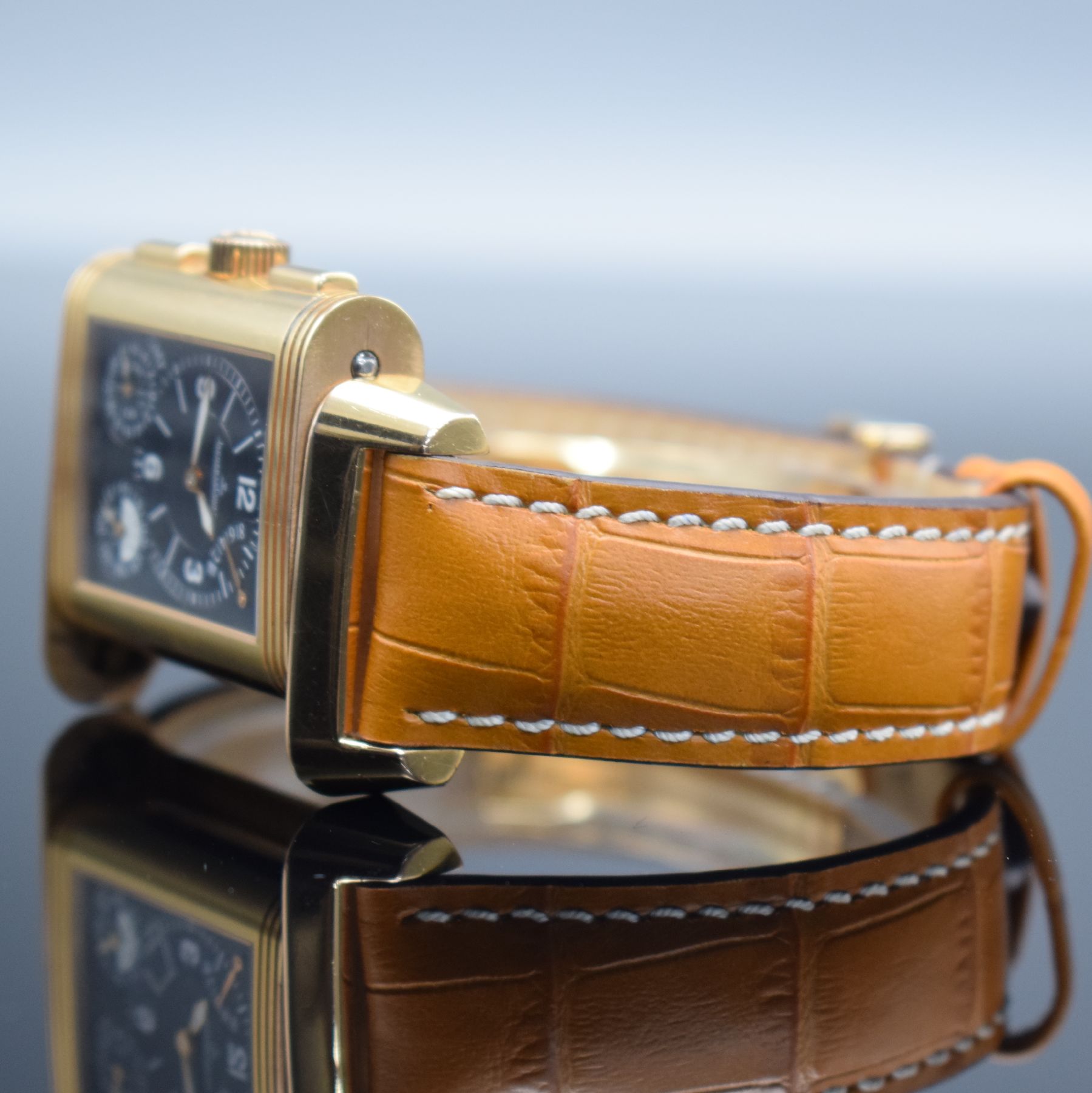 Detail i: Jaeger-LeCoultre Herrenarmbanduhr Reverso Grande GMT in Rosegold 750/000 Referenz Q3022420 / 240.218, Handaufzug, beids. vergl., um 180 Grad drehb. ...