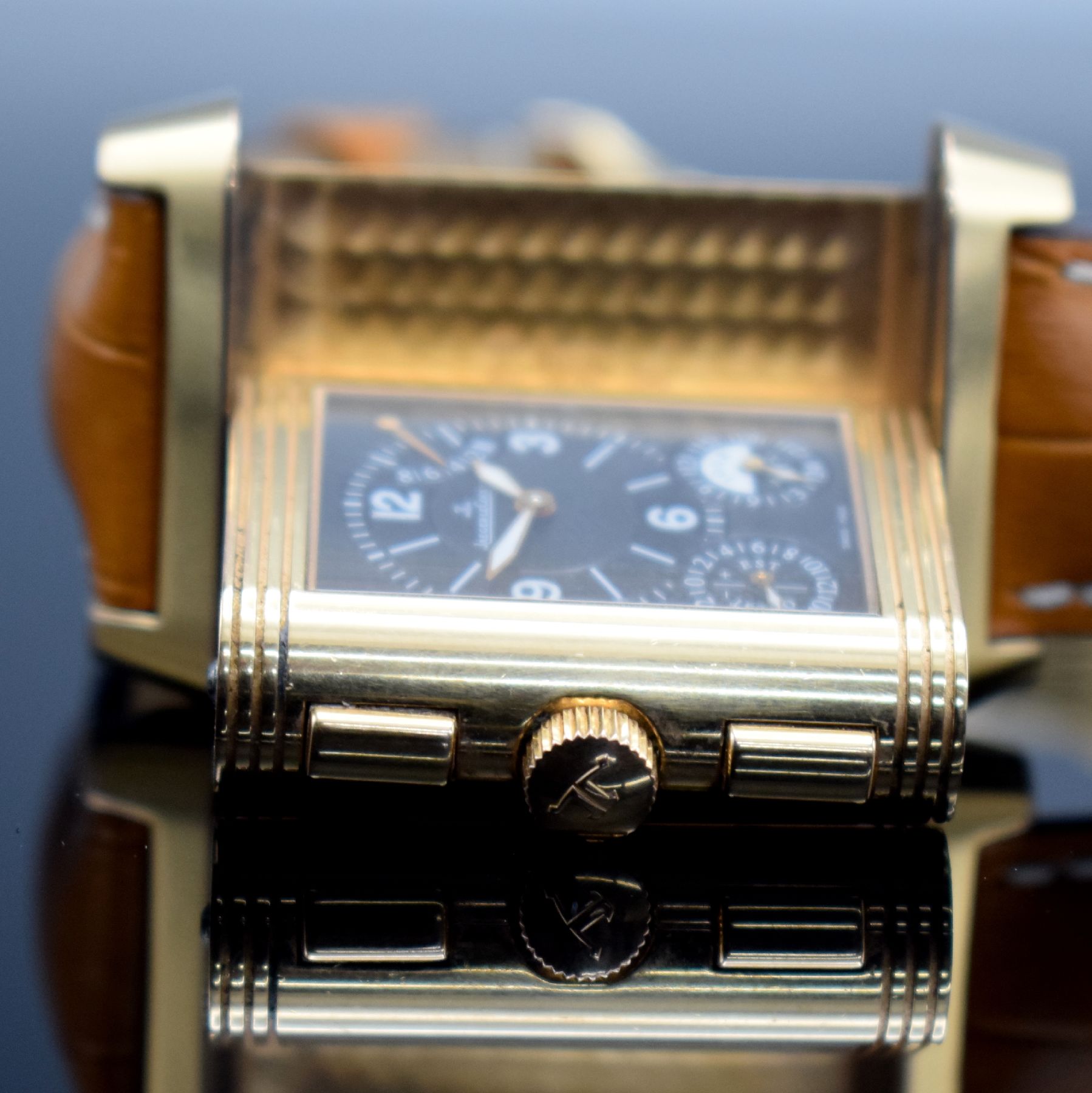 Detail l: Jaeger-LeCoultre Herrenarmbanduhr Reverso Grande GMT in Rosegold 750/000 Referenz Q3022420 / 240.218, Handaufzug, beids. vergl., um 180 Grad drehb. ...