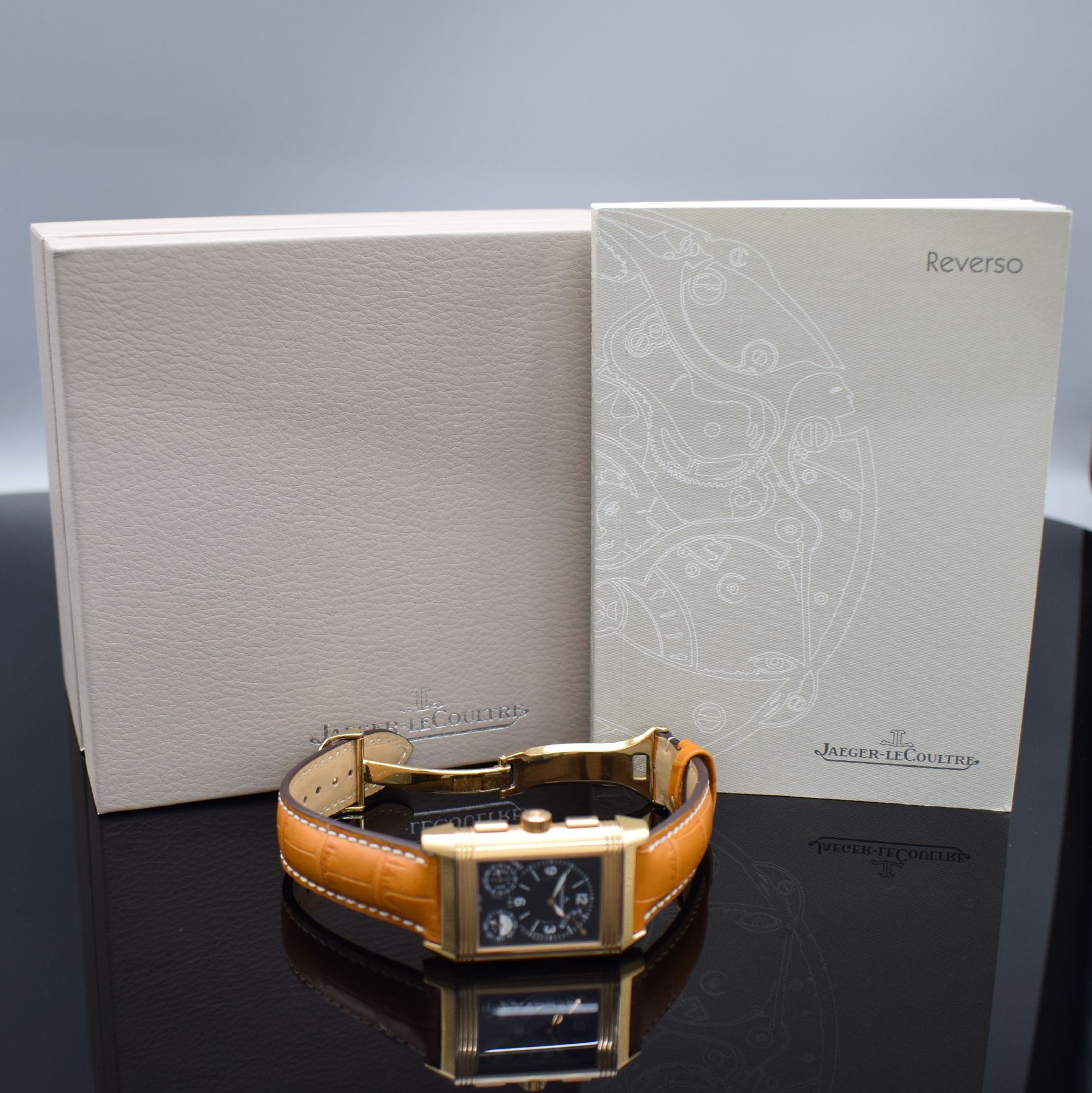 Detail n: Jaeger-LeCoultre Herrenarmbanduhr Reverso Grande GMT in Rosegold 750/000 Referenz Q3022420 / 240.218, Handaufzug, beids. vergl., um 180 Grad drehb. ...