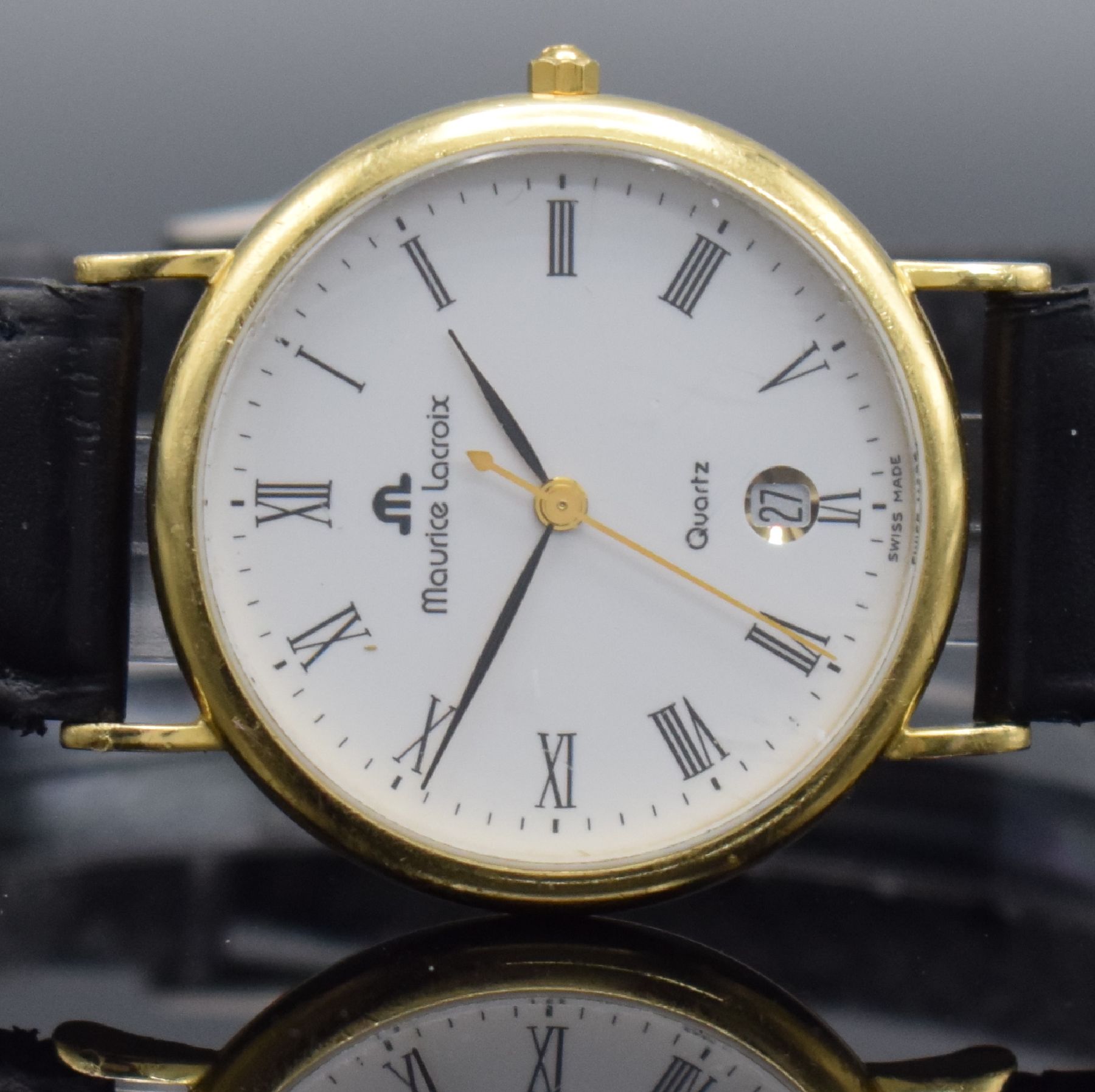 Detail b: MAURICE LACROIX Armbanduhr in GG 750/000, Schweiz um 2000, quarz, 2-teil. Geh., Boden aufgedr., weißes Zifferbl. m. röm. Zahlen, Datum, D. ca. 34 ...