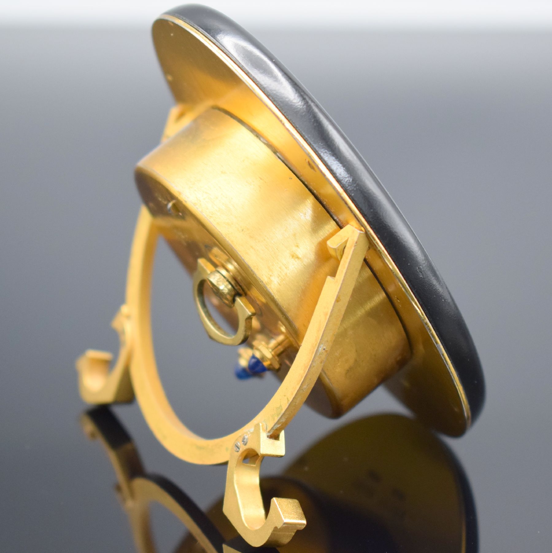 Detail c: CARTIER Paris Tischwecker Baignoire Referenz 7509, Schweiz 1980er Jahre, Handaufzug, verg. Messinggeh. z. T. schwarz lackiert, Lack. teils besch., ...