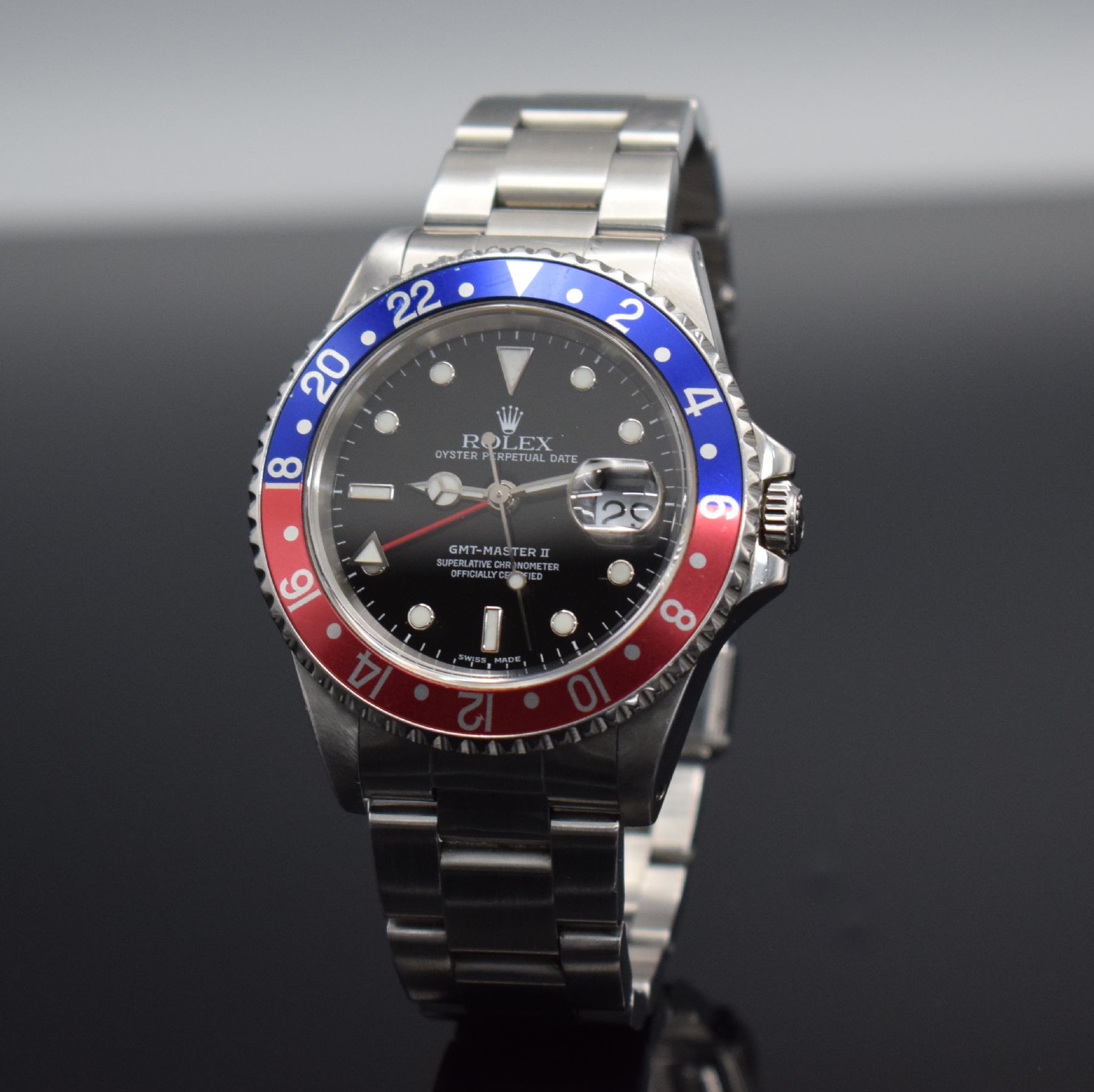 Detail b: ROLEX Herrenarmbanduhr Oyster Perpetual Date GMT-Master II Referenz 16710, Automatik, Schweiz um 2000, A-Serie, Chronometer der Superlative in ...