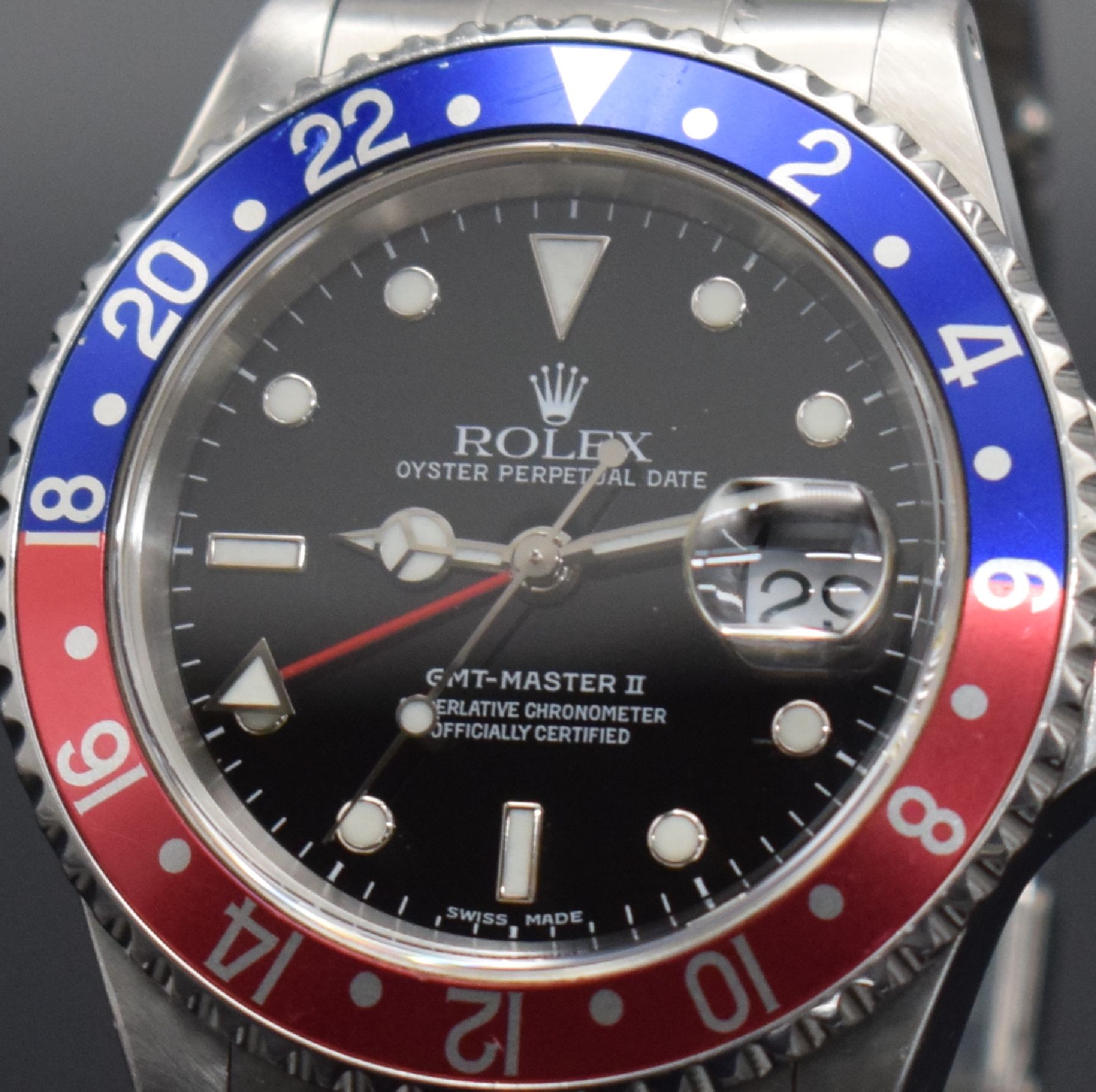 Detail d: ROLEX Herrenarmbanduhr Oyster Perpetual Date GMT-Master II Referenz 16710, Automatik, Schweiz um 2000, A-Serie, Chronometer der Superlative in ...